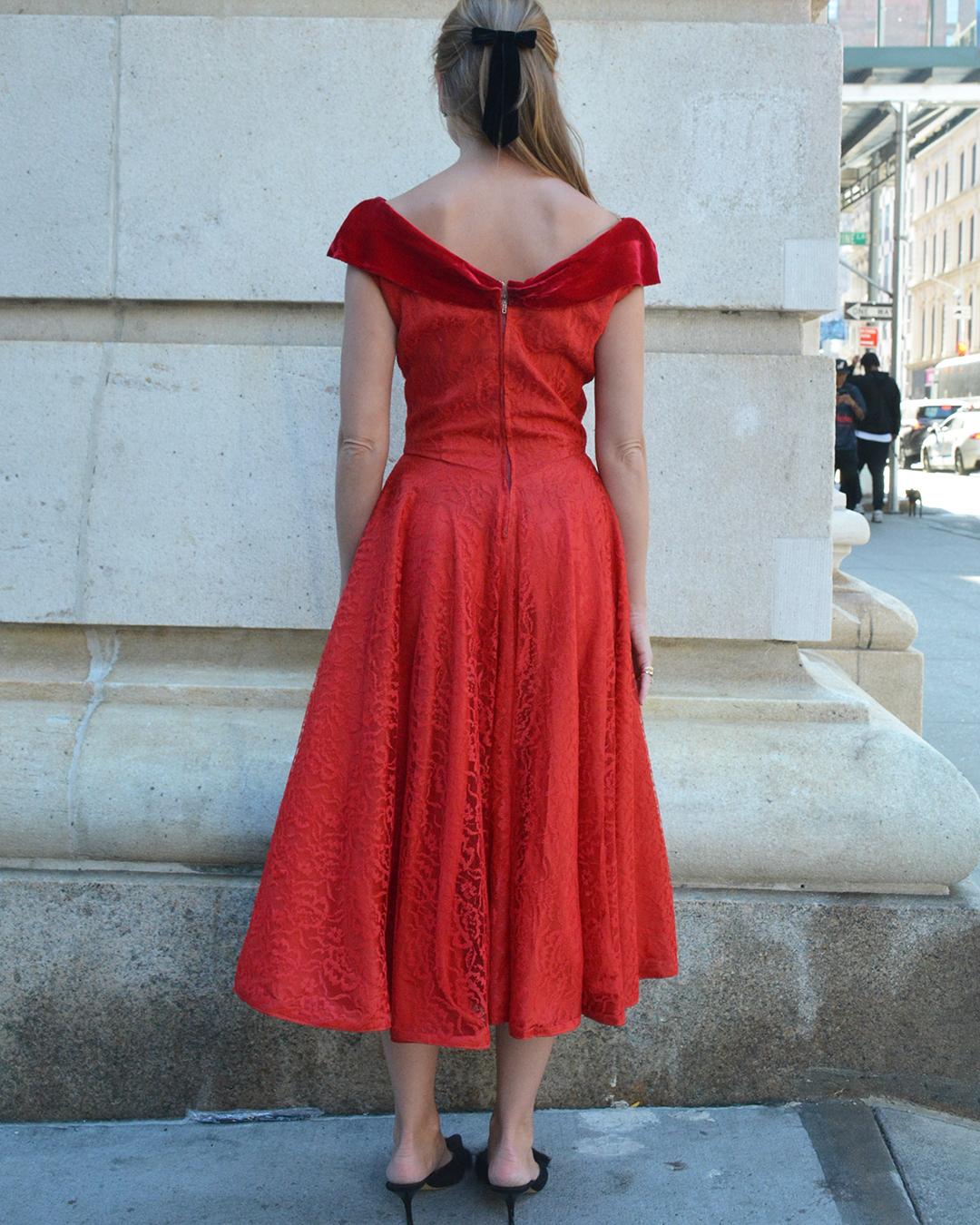 Vintage 1950s Red Lace and Velvet Fit and Flare Dress with Off-the-Shoulder Neck For Sale 6