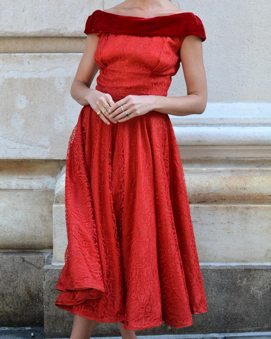 Vintage 1950s Red Lace and Velvet Fit and Flare Dress with Off-the-Shoulder Neck For Sale 4