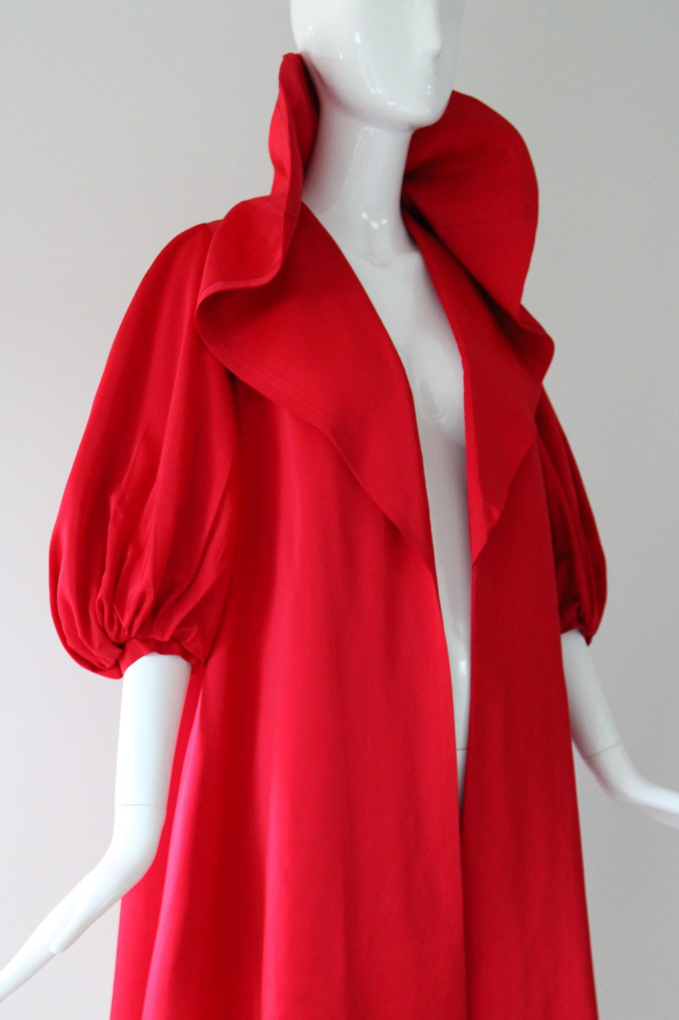 Vintage 1950's Red Satin Swing Coat Edge To Edge Coat Evening Coat UK 8 US 4 in vendita 5