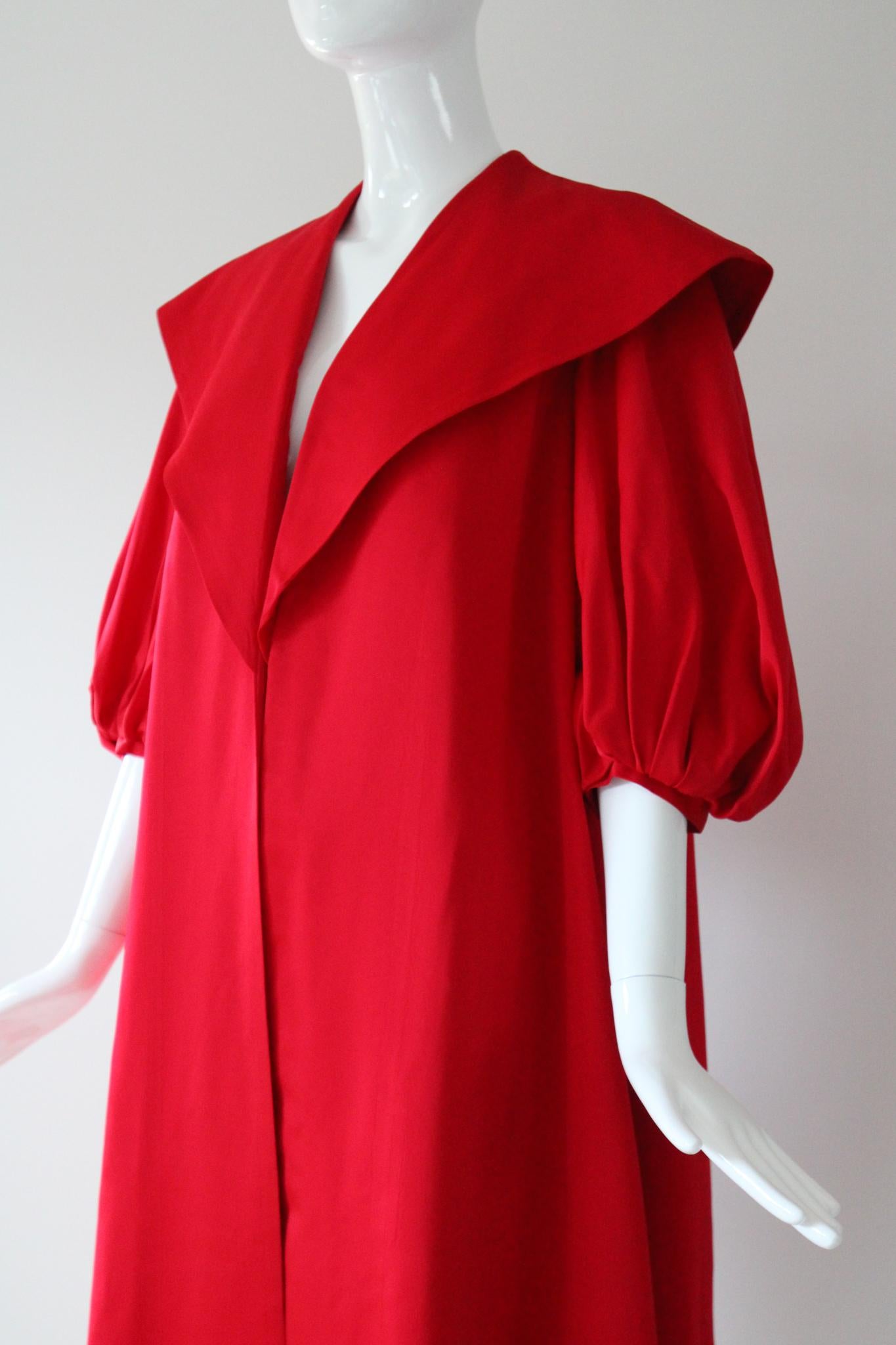 Vintage 1950's Red Satin Swing Coat Edge To Edge Coat Evening Coat UK 8 US 4 in vendita 3