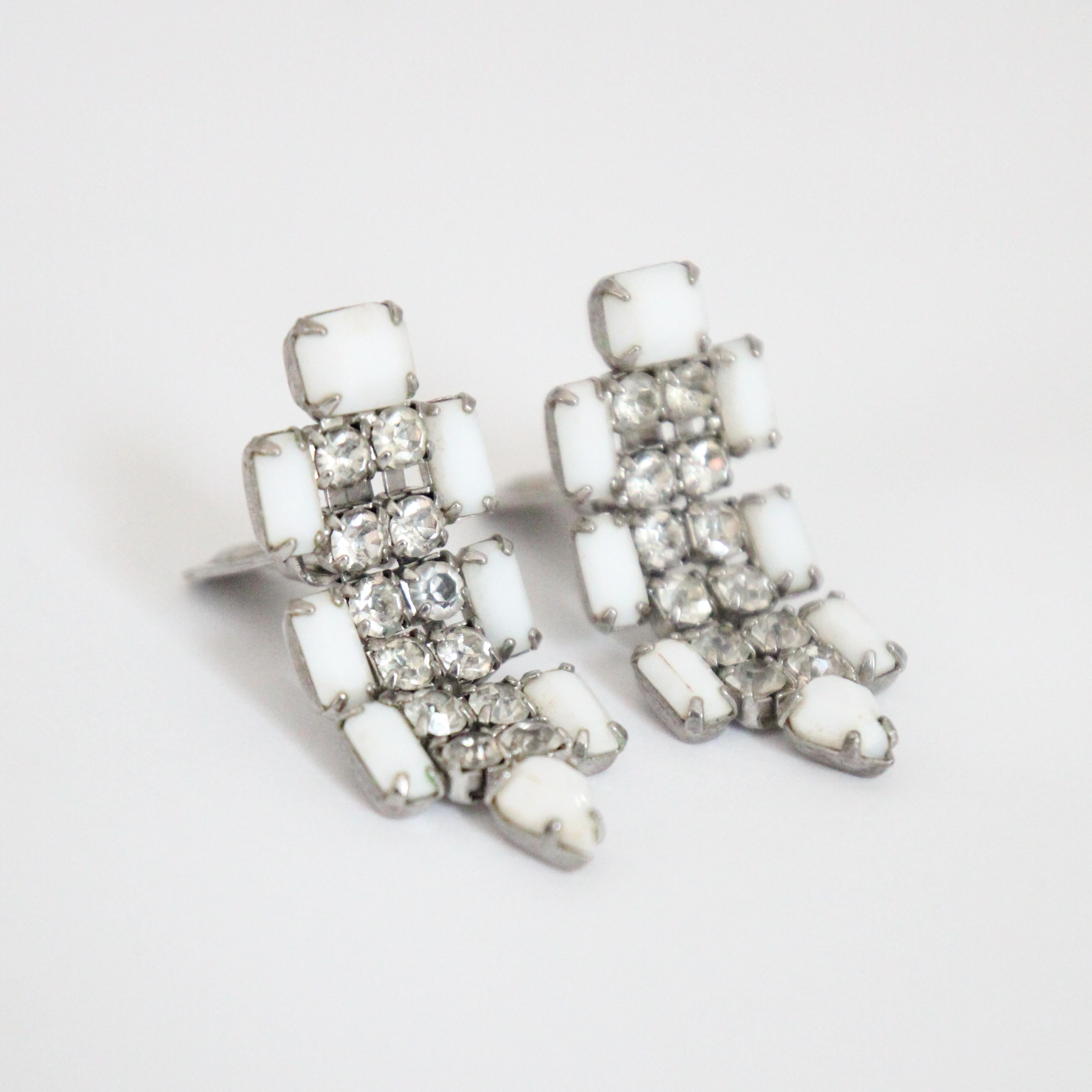 Vintage 1950s Rhinestone and Milk Glass Weiss Clip on Earrings 1950s Weiss For Sale 1