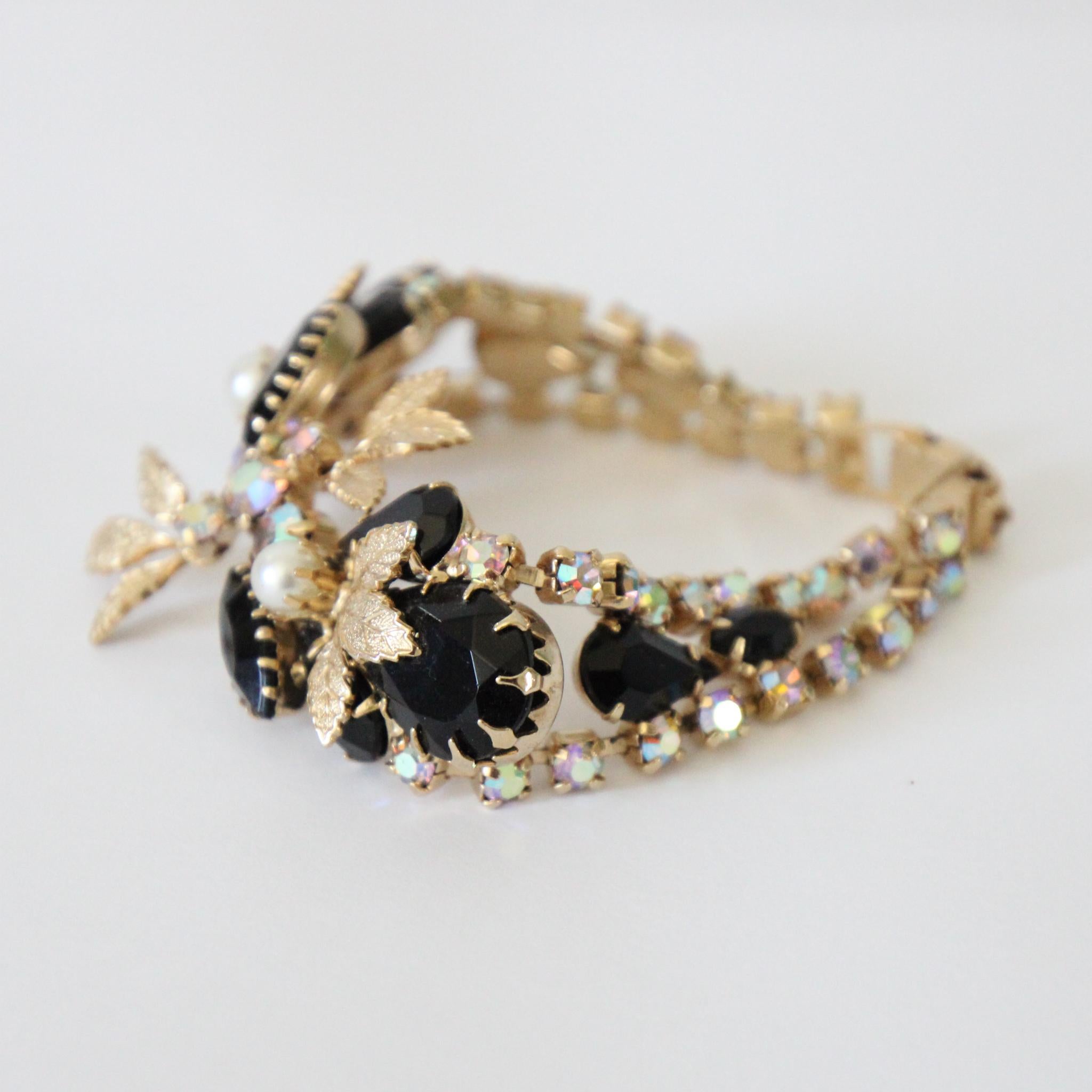 Vintage By 1950 Bracciale con strass 1950 Bracciale con perle e strass neri 1950 In condizioni buone in vendita a Cheltenham, GB