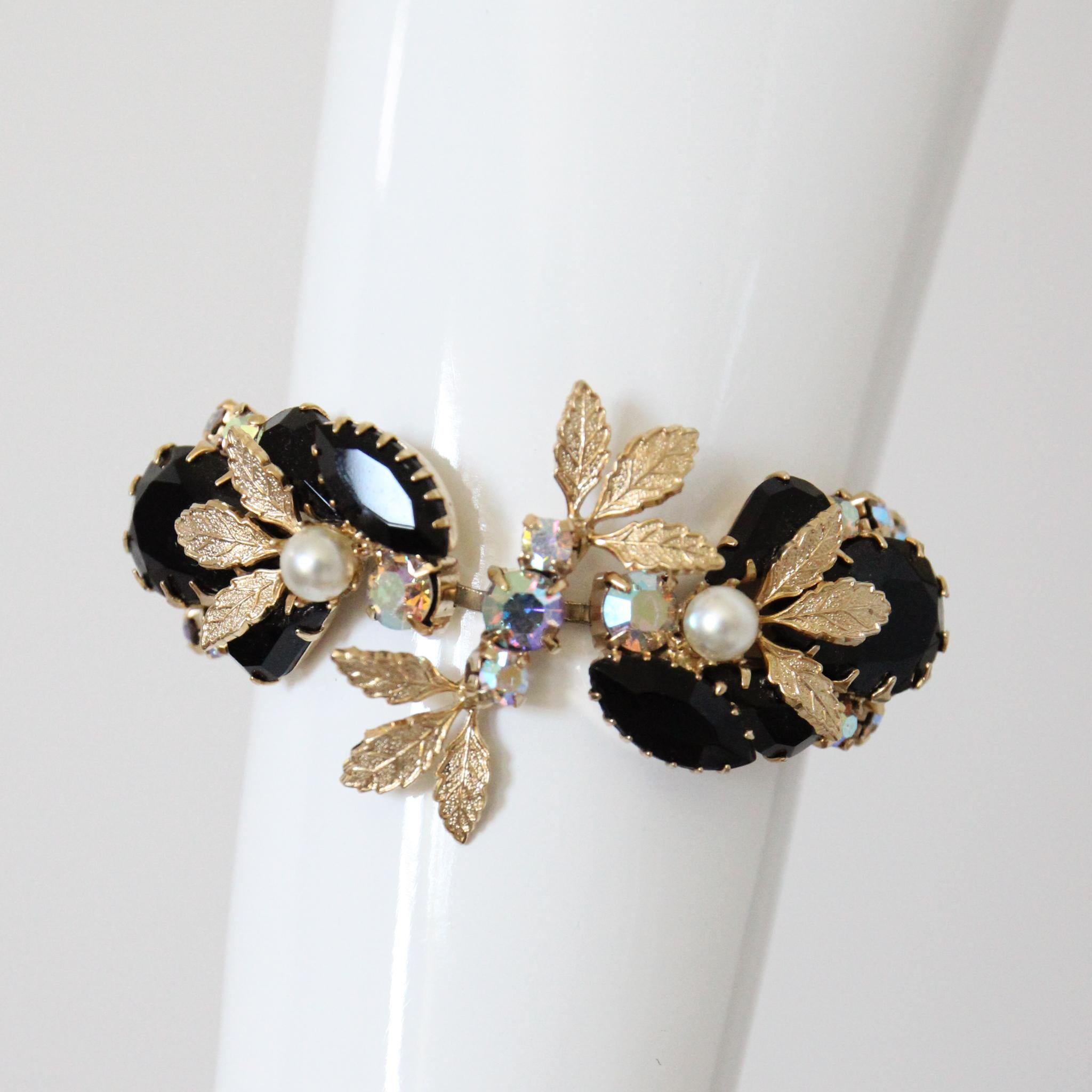 Vintage By 1950 Bracciale con strass 1950 Bracciale con perle e strass neri 1950 in vendita 2