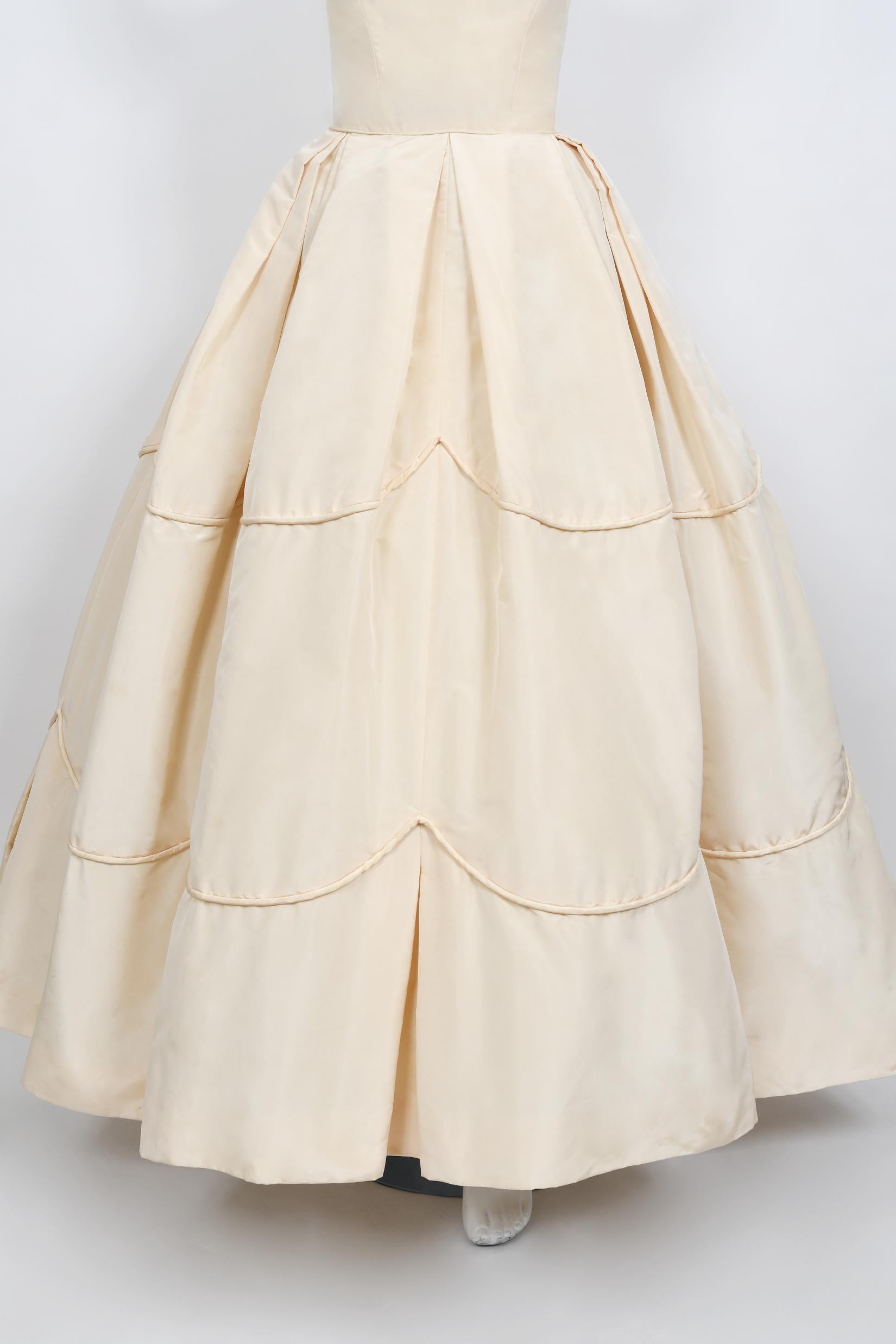 Vintage 1950er Rosalie Macrini Couture Cremefarbenes trägerloses Braut-/Hochzeitskleid aus Seide   5