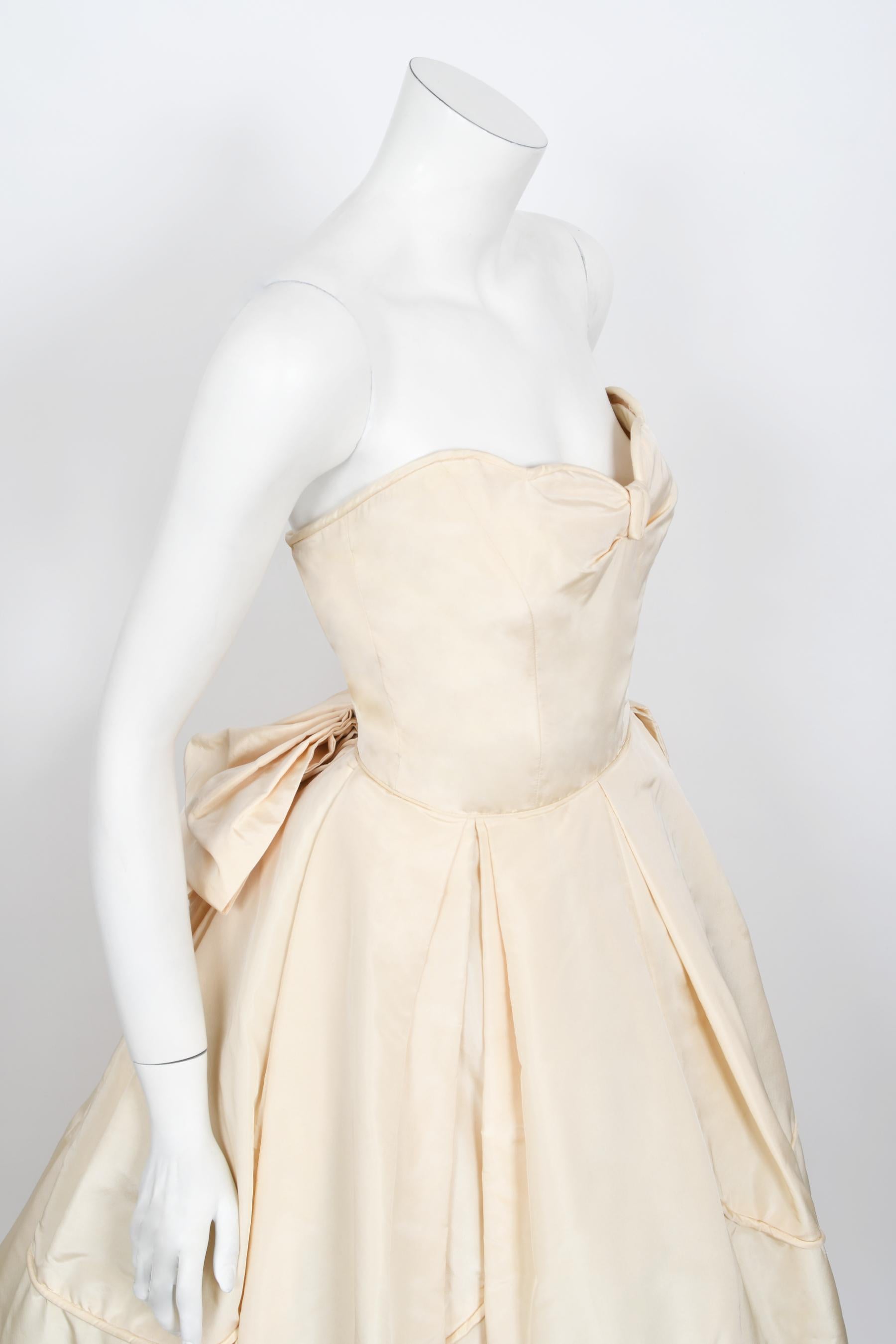 Vintage 1950er Rosalie Macrini Couture Cremefarbenes trägerloses Braut-/Hochzeitskleid aus Seide   7