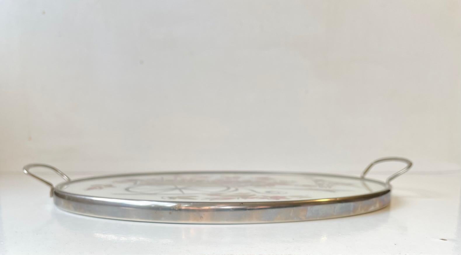 Mid-Century Modern Vintage 1950s Round Serving Tray For Sale