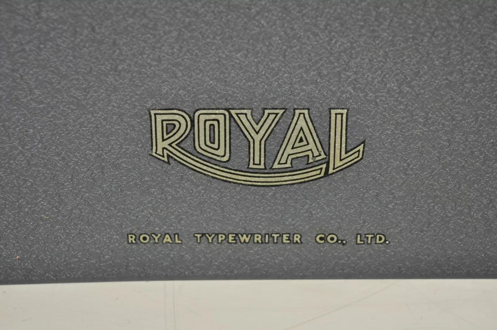 Unknown Vintage 1950's Royal Quiet De Luxe Mid Century Typewriter in Case For Sale