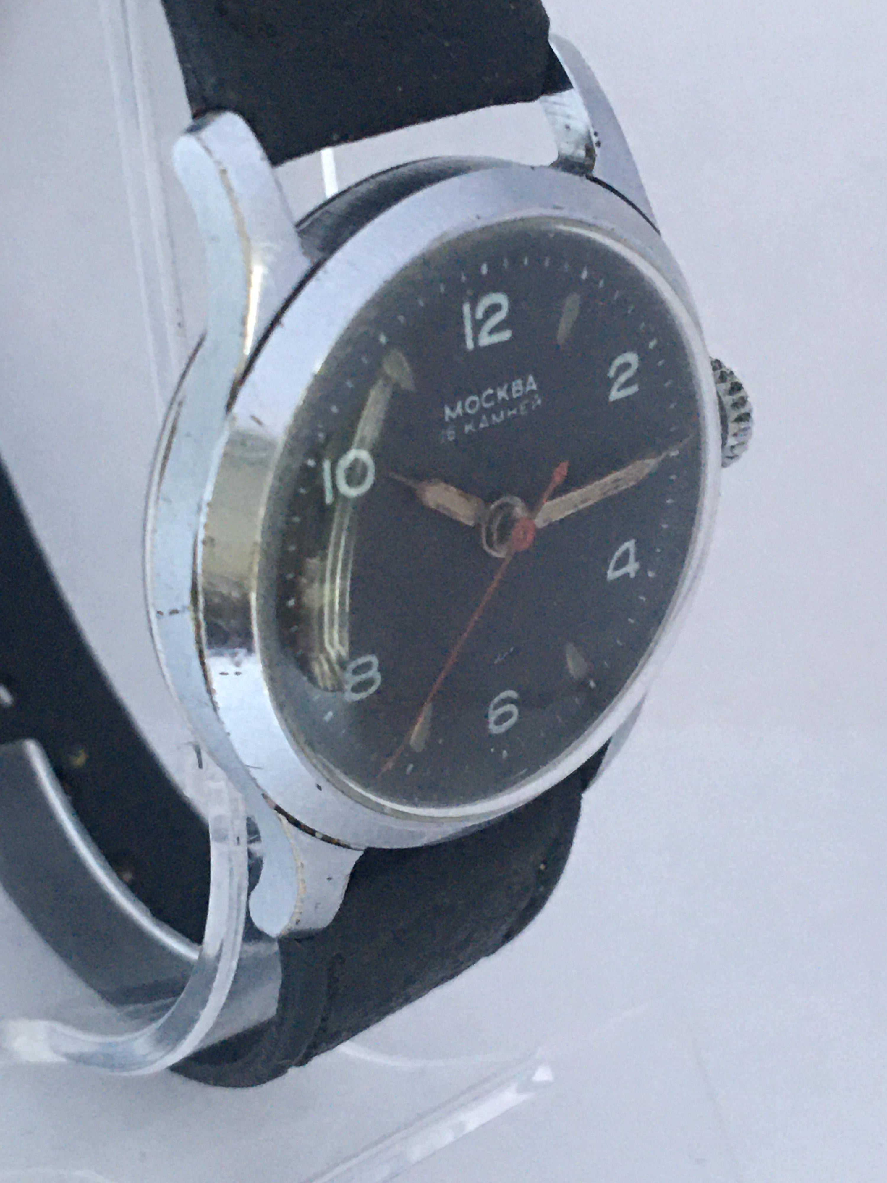 Vintage 1950s Russian Mechanical with Sweep Seconds Watch In Good Condition For Sale In Carlisle, GB