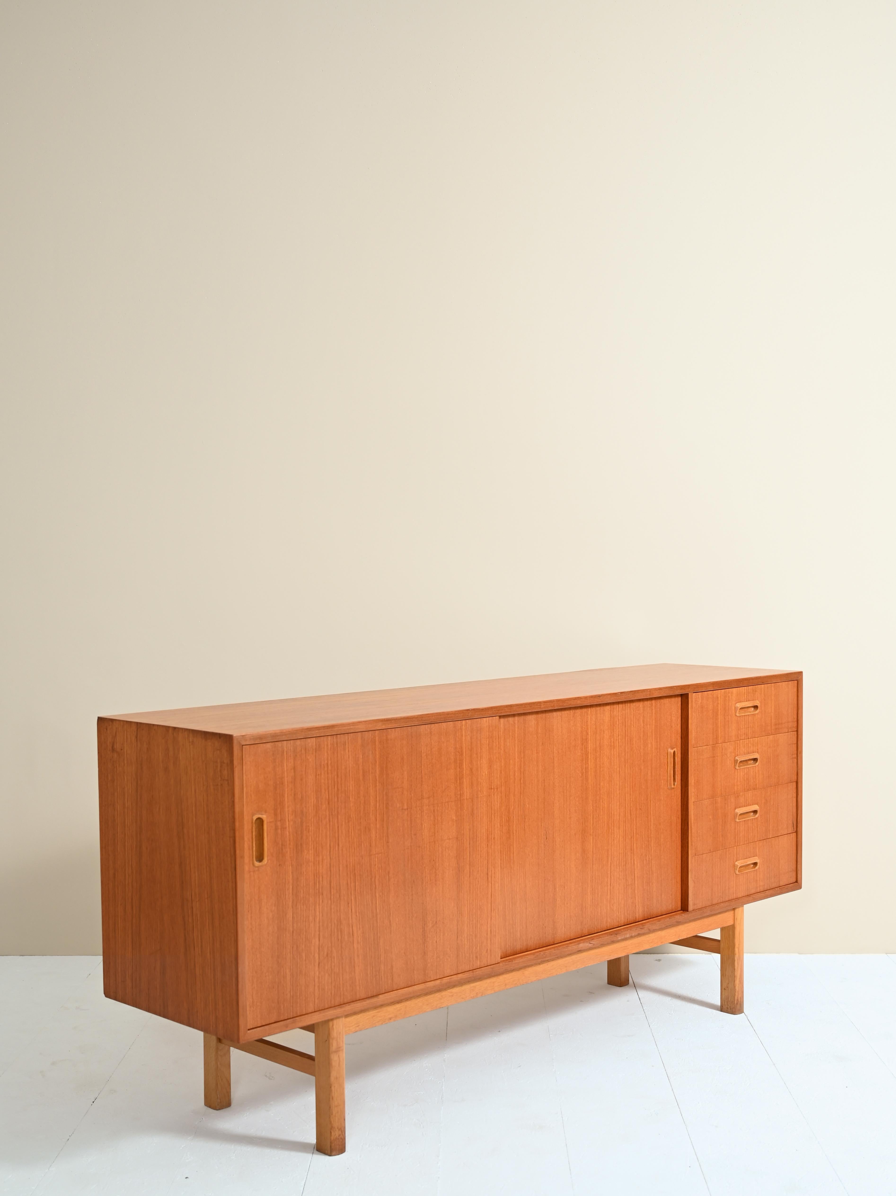 Vintage 1950s Scandinavian sideboard 4