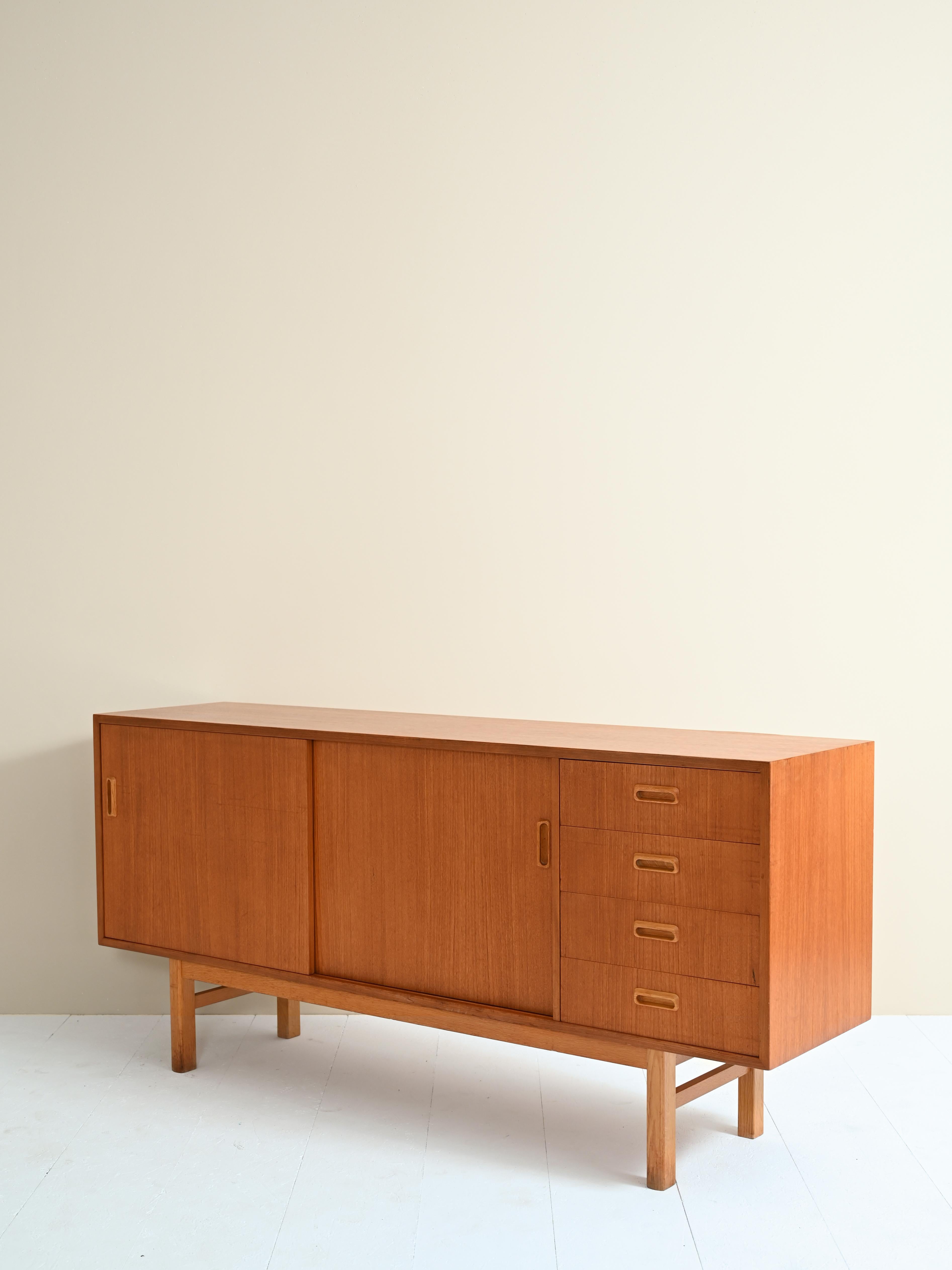 Vintage 1950s Scandinavian sideboard 2