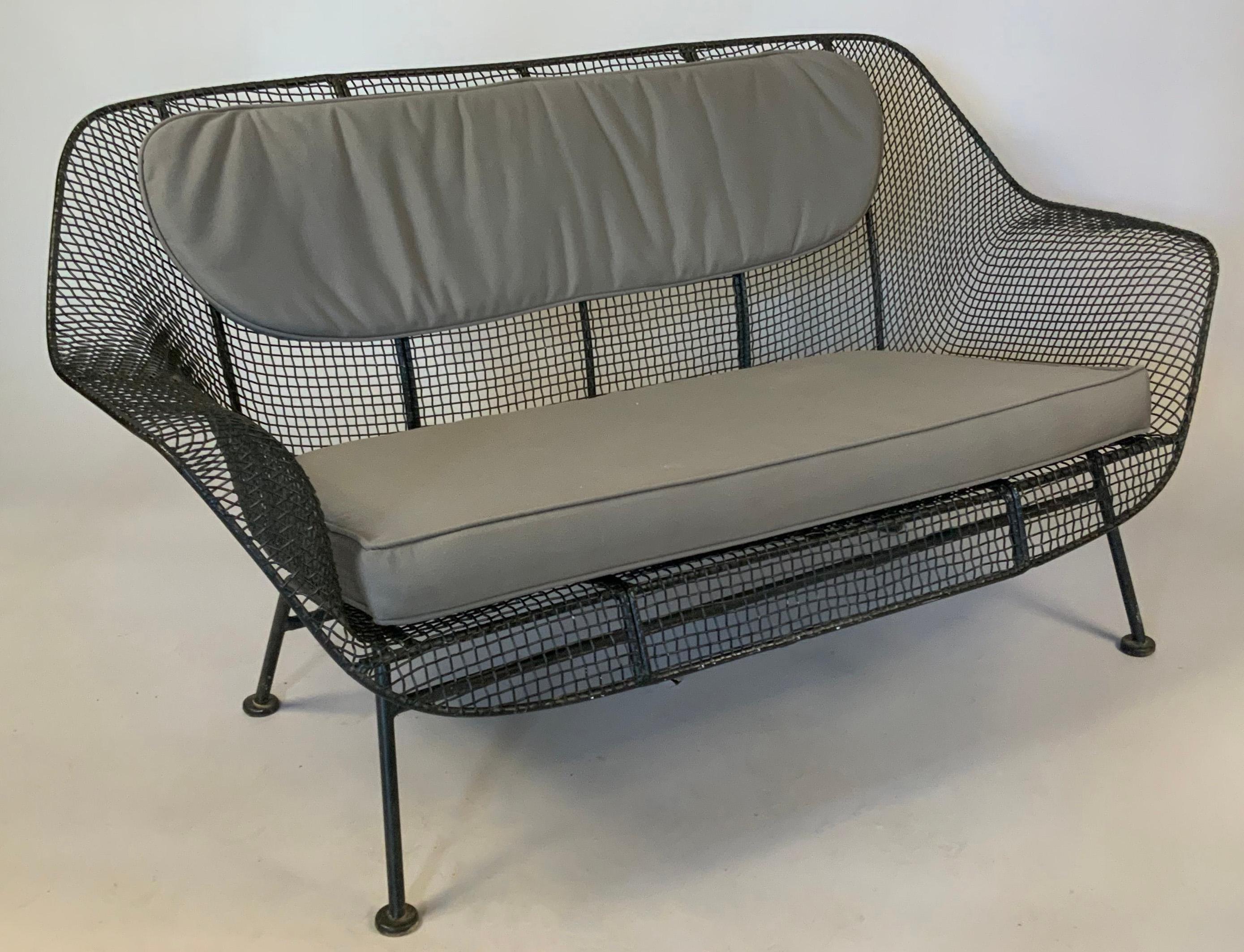 Vintage 1950s 'Sculptura' Wrought Iron Settee by Russell Woodard In Good Condition For Sale In Hudson, NY