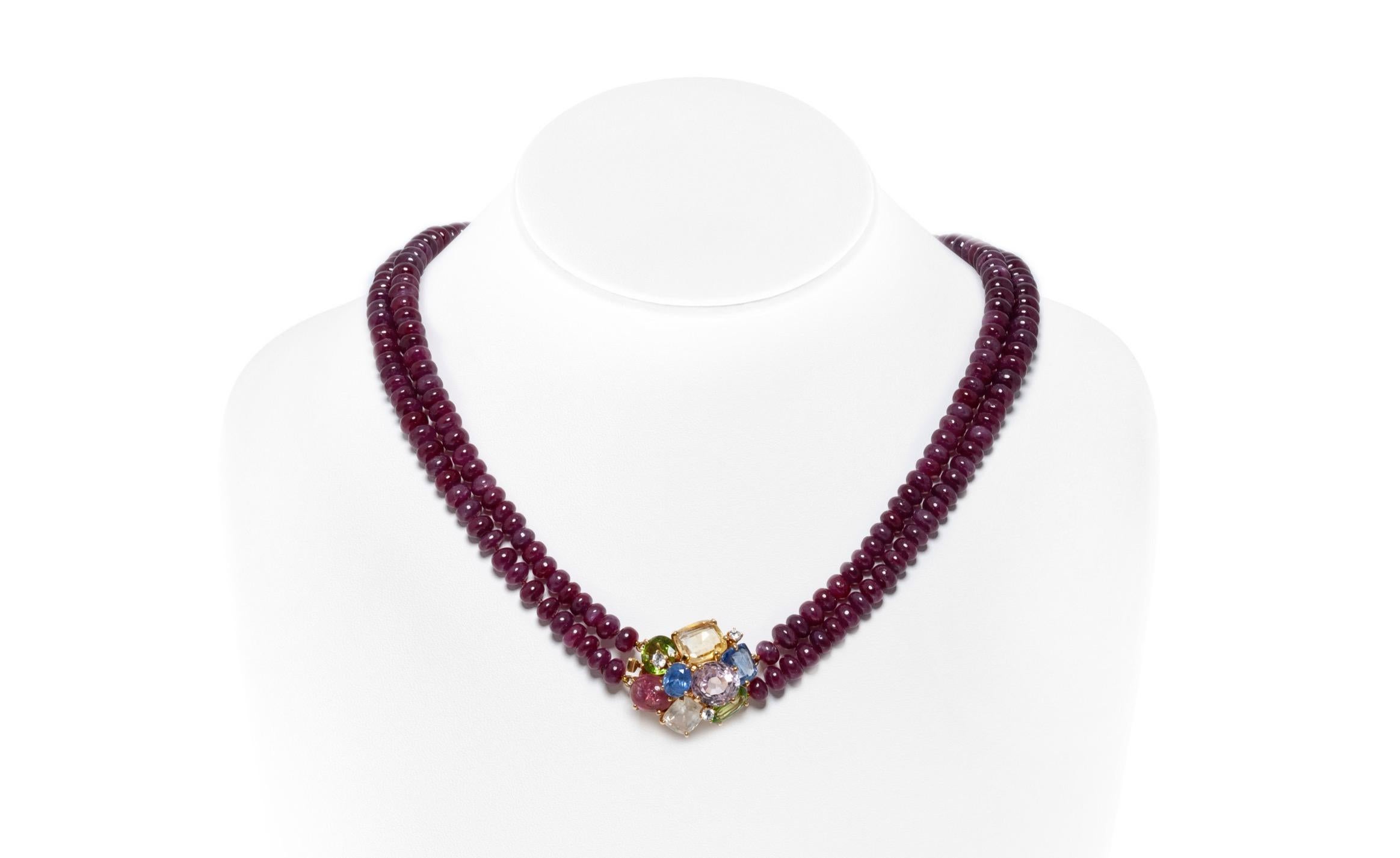 Collana di perline di rubino Seaman Schepps vintage del 1950 In condizioni buone in vendita a New York, NY