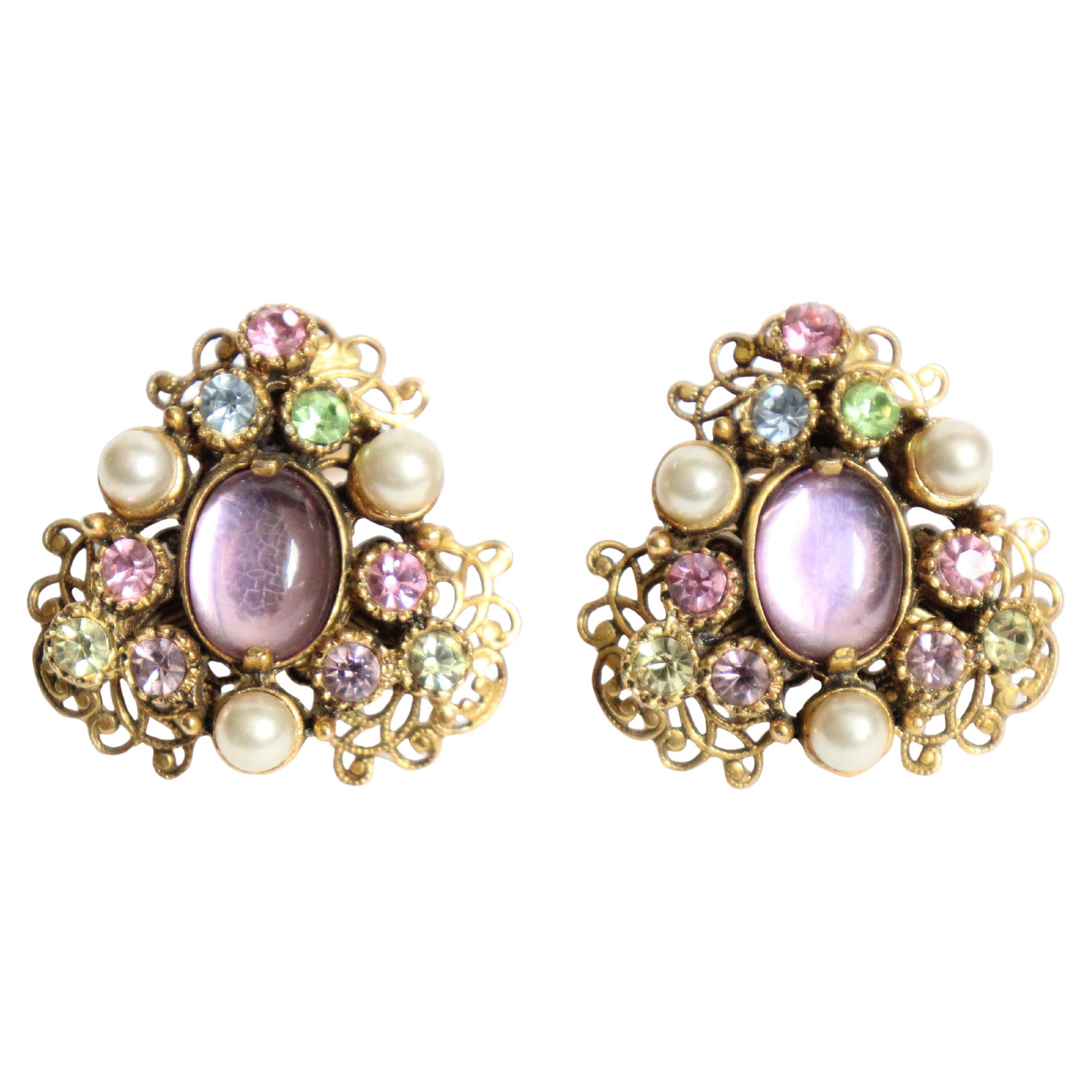 Vintage 1950s Selro Strass und Perle Cabochon Clip auf Ohrringe Pastell lila im Angebot