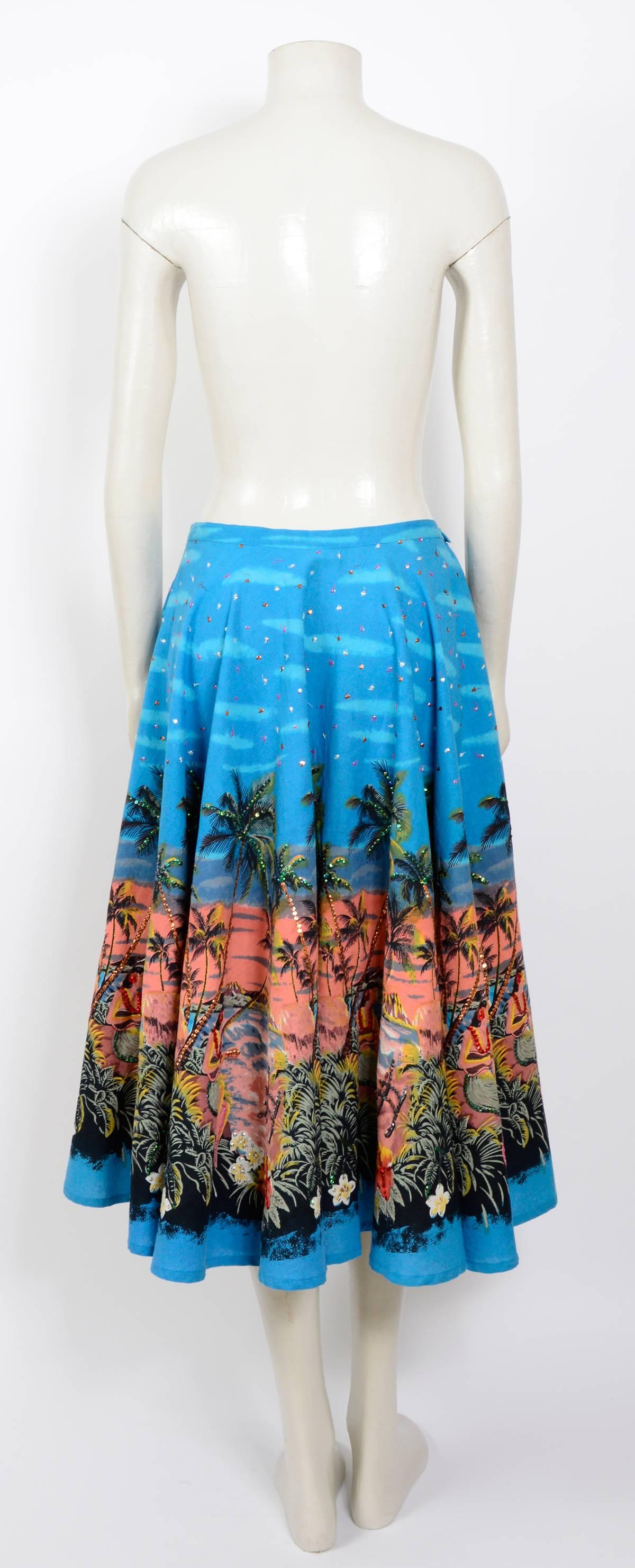 Vintage 1950s sequined Hawaiian print full circle cotton skirt  In Excellent Condition In Antwerp, BE