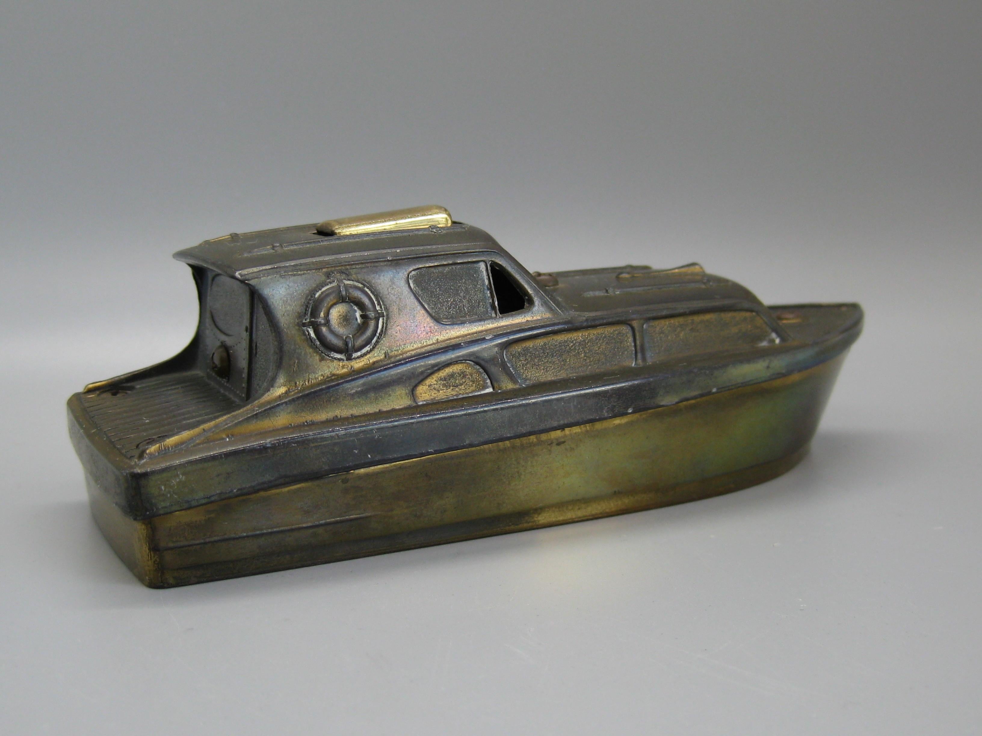Vintage 1950s Shields Nautical Maritime Yacht Boat Figural Table Lighter In Good Condition In San Diego, CA