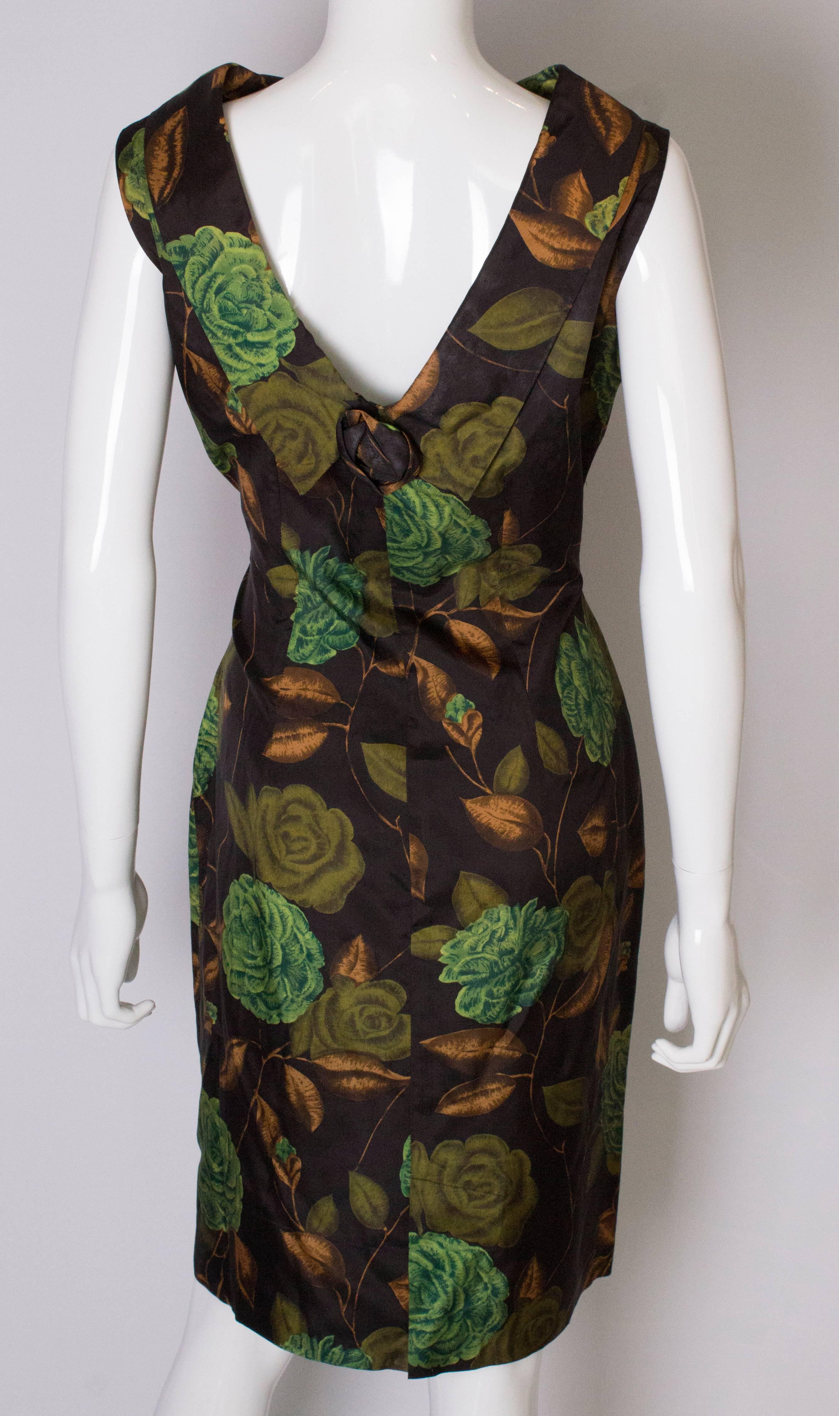 A Vintage 1950s floral printed wiggle Shift dress 2