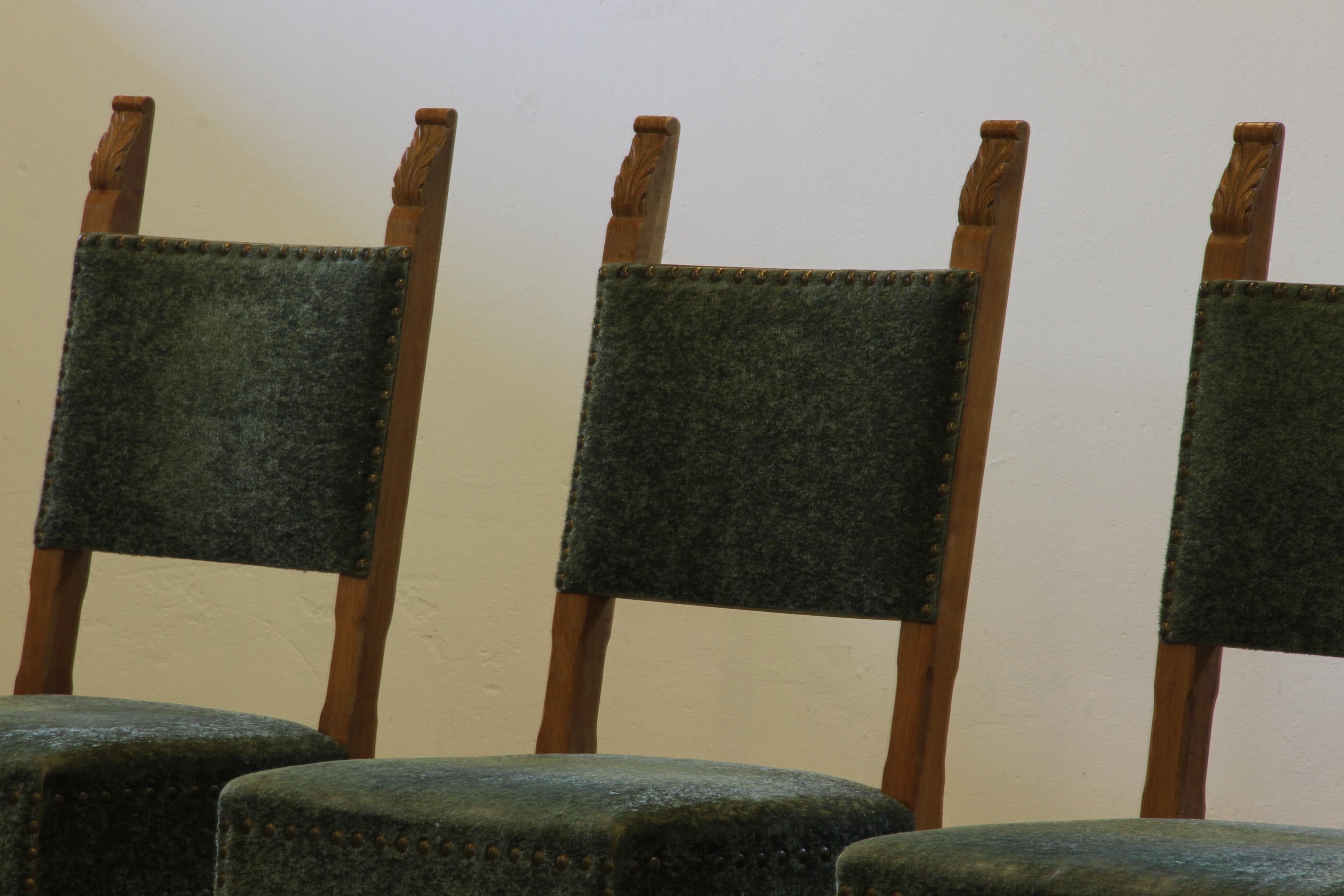 Baroque Vintage 1950s Signature, Chaises de salle à manger en Oak massif, Danish Craftmanship en vente