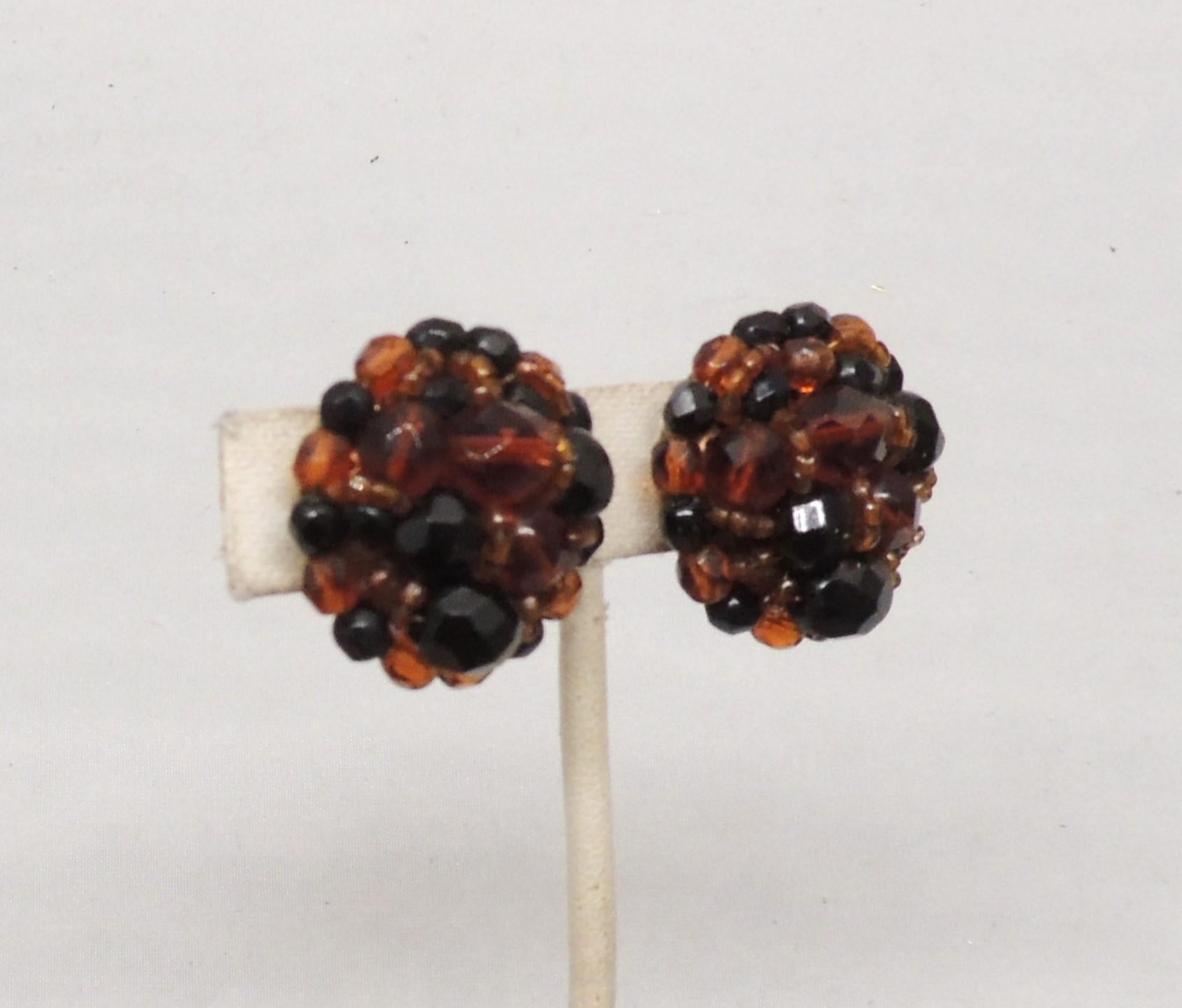 Vintage 1950s Signed Coppola e Toppo Italy Brown & Black Beaded Clip Earrings In Good Condition For Sale In Easton, PA