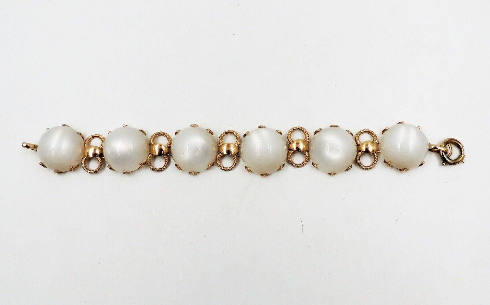 Vintage 1950s Signed Napier Goldtone Cabochon Faux-Moonstone Bracelet In Good Condition For Sale In Easton, PA