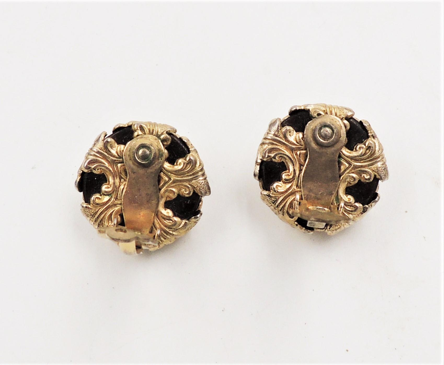Women's Vintage 1950s Signed Napier Goldtone Leaves & Brown Moonglow Clip Earrings For Sale