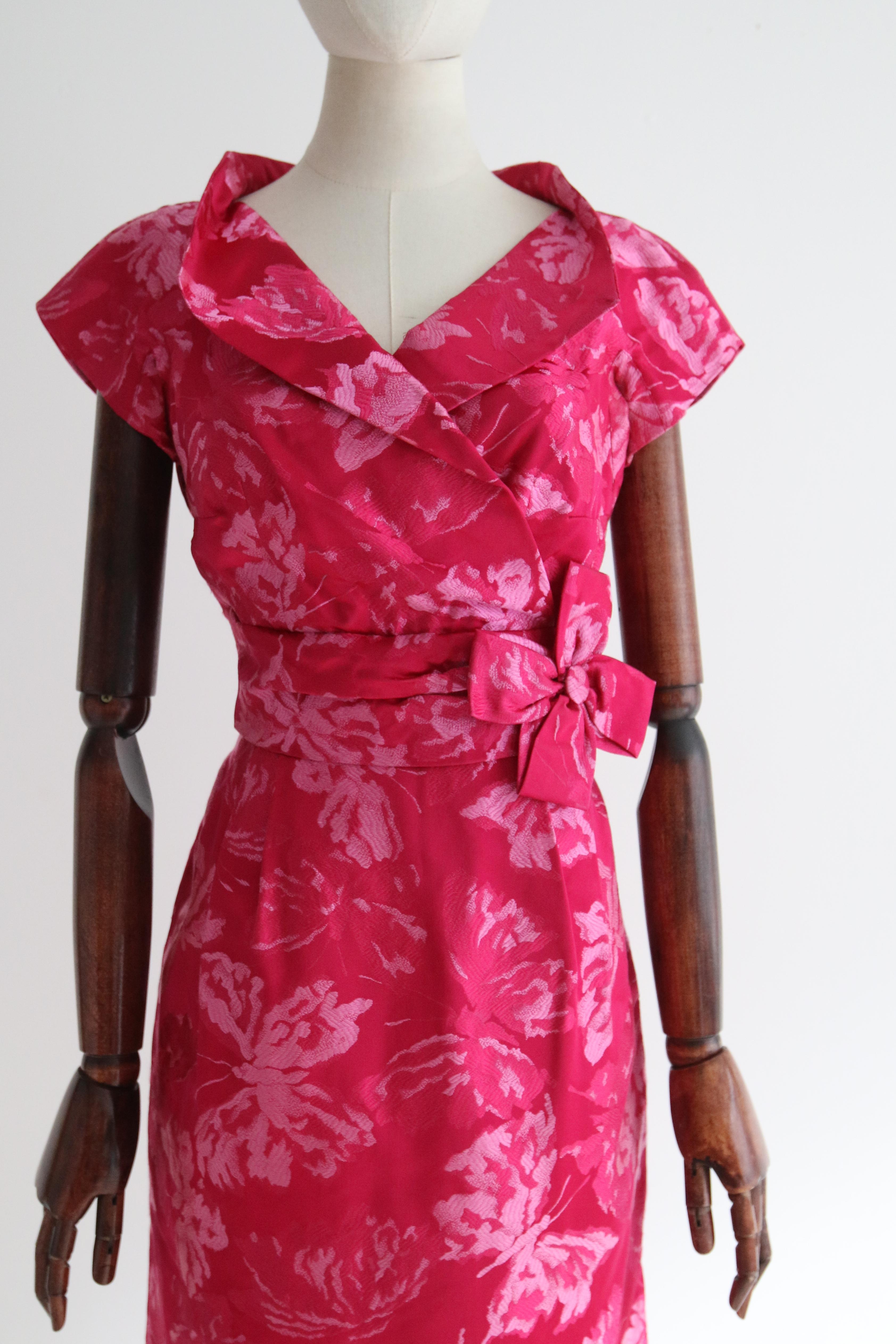 Vintage 1950's Silk Brocade Butterfly Dress UK 8-10 US 4-6 In Good Condition For Sale In Cheltenham, GB