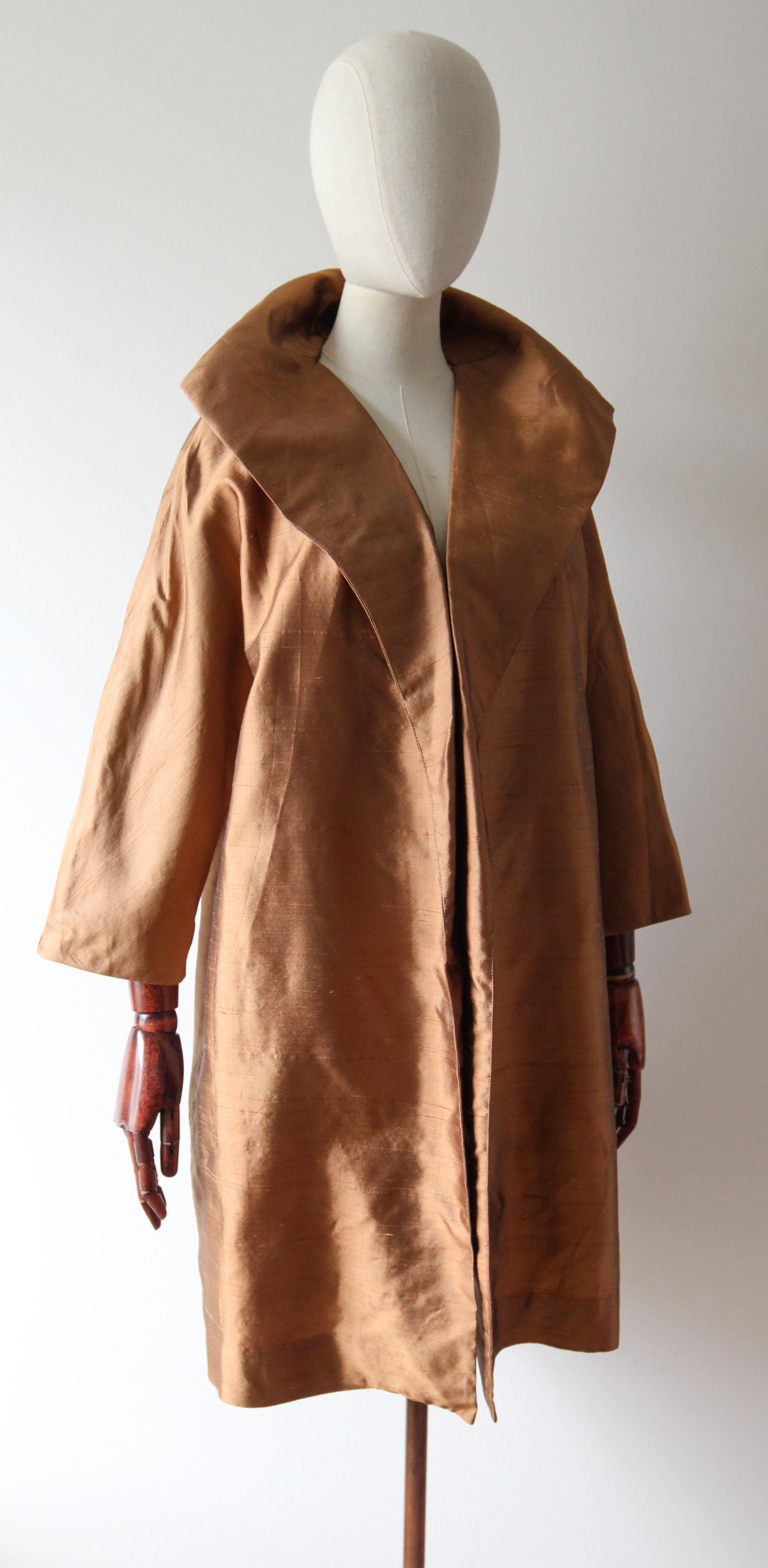 Vintage 1950's silk duster coat brown tawny silk swing coat opera UK 12 US 8 In Good Condition In Cheltenham, GB