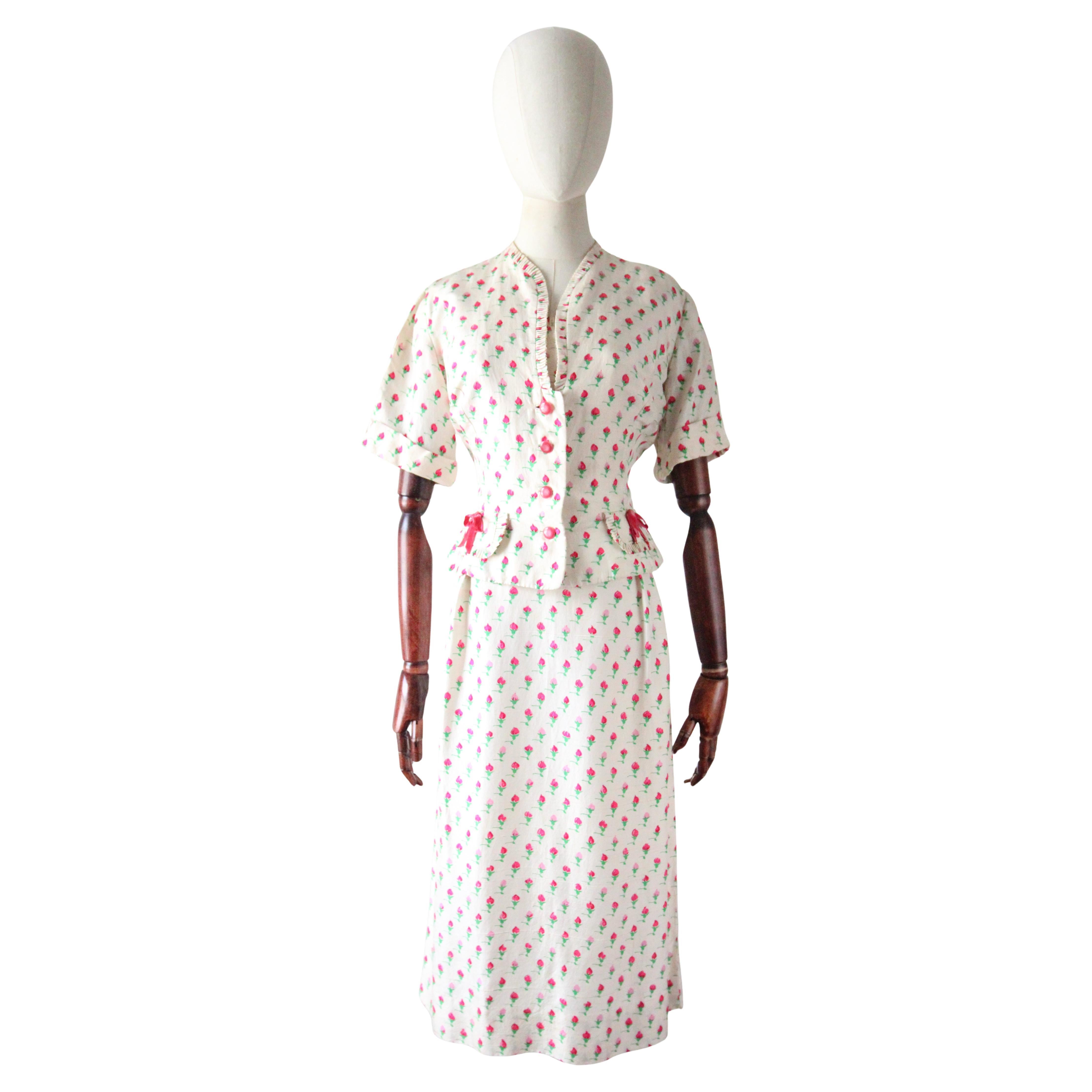 Vintage 1950's Silk Rose Bud Print Dress and Jacket 1950's Silk Dress Suit For Sale