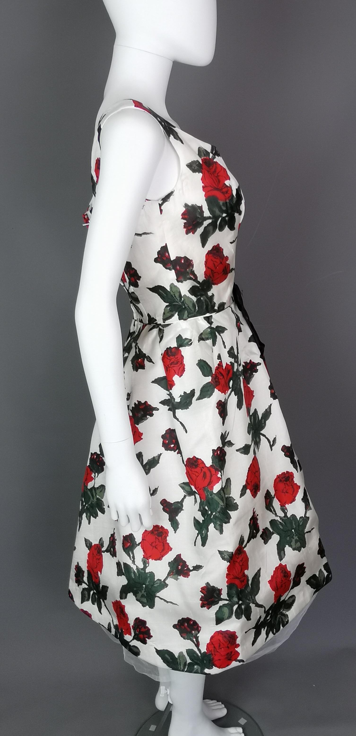 Vintage 1950s silk Rose print dress  In Good Condition In NEWARK, GB