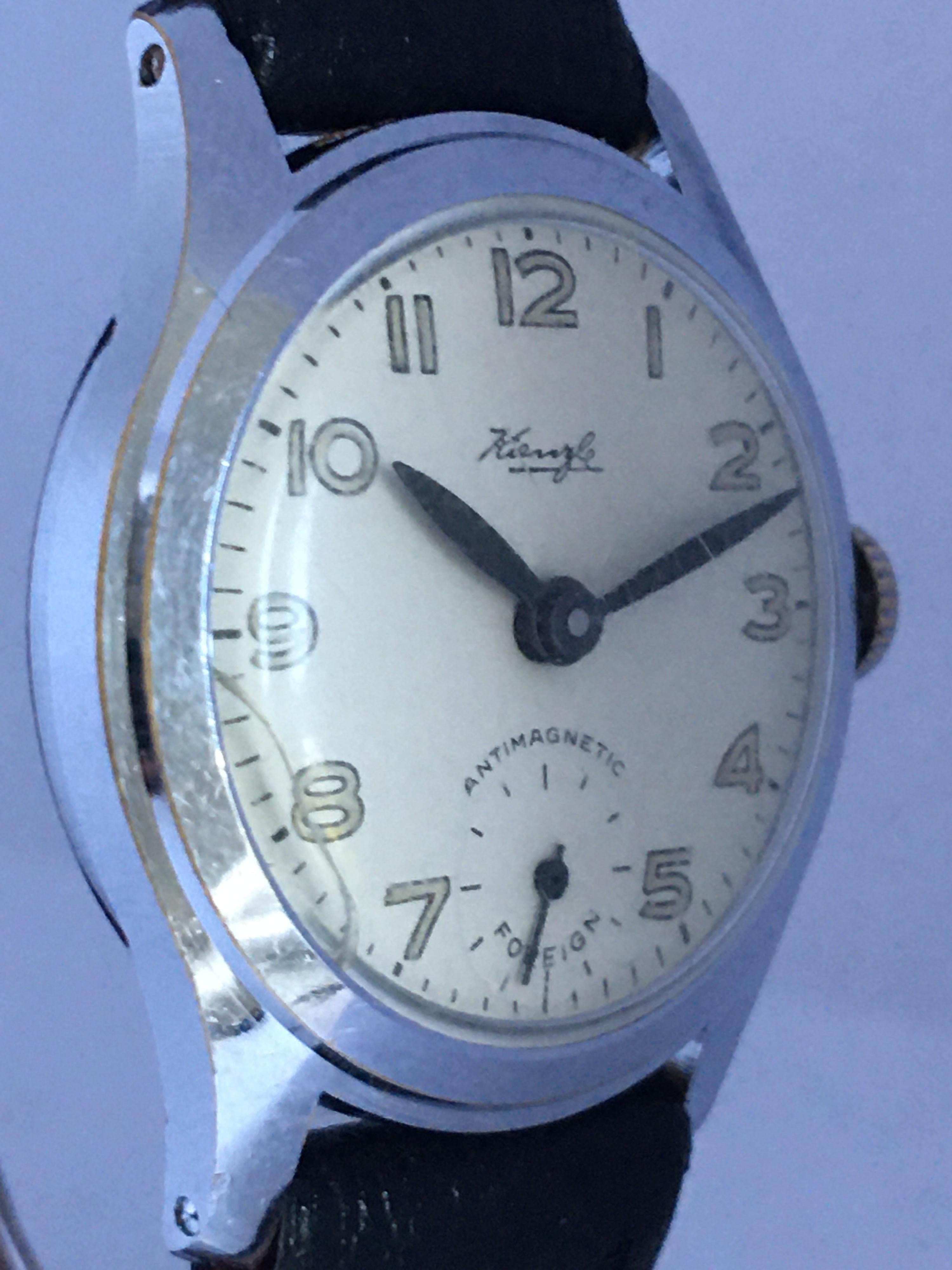 This beautiful 31mm diameter vintage hand winding watch is in good working condition and it is running well. Visible signs of ageing and wear with light scratches on the glass and and on the watch case as shown. Some tarnished on the case as shown.
