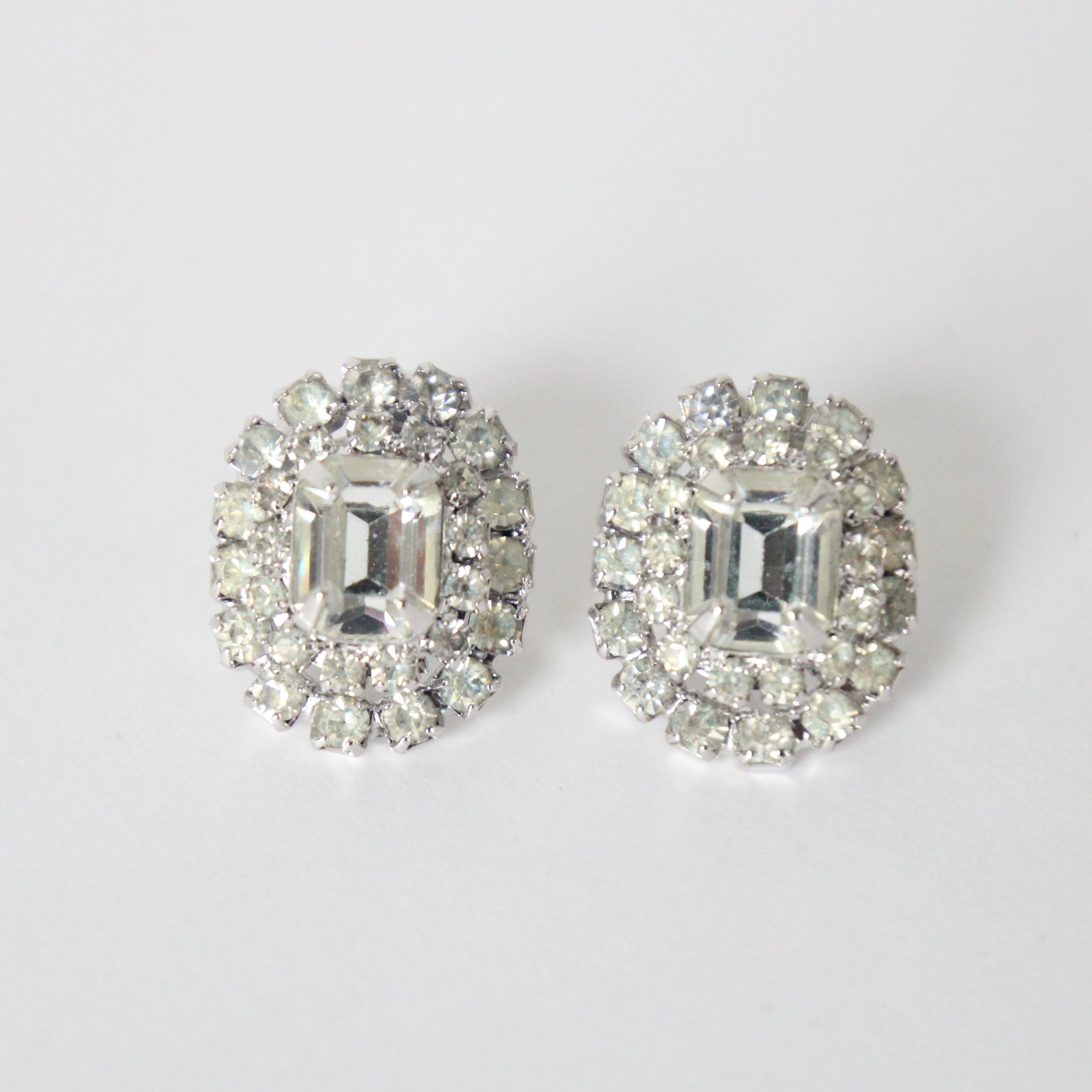 Art Deco Vintage 1950s silver rhinestone Weiss screw back earrings 1950s Weiss earrings For Sale
