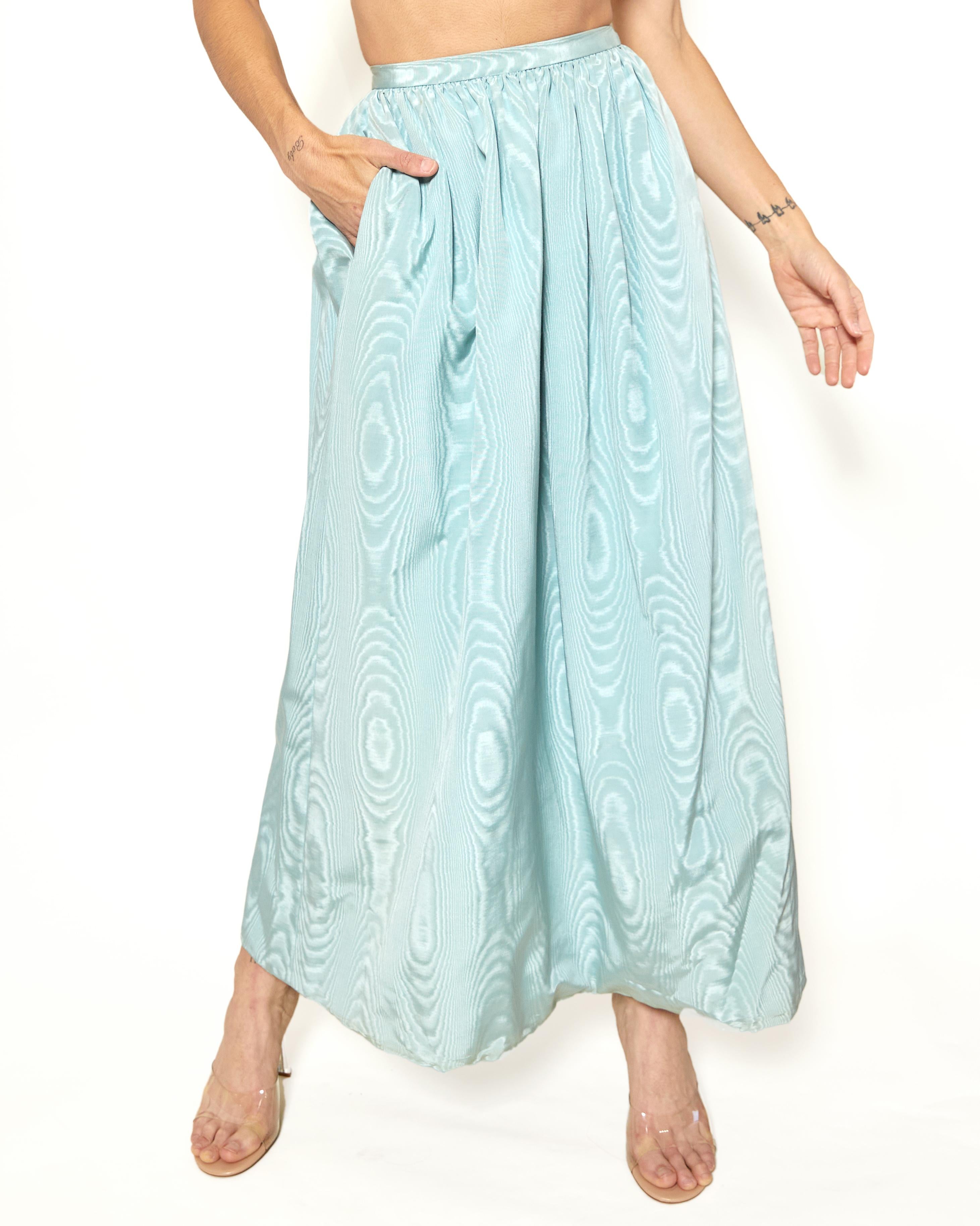 Vintage 1950's Sloat New York Maxi falda circular de seda azul cielo en venta 1