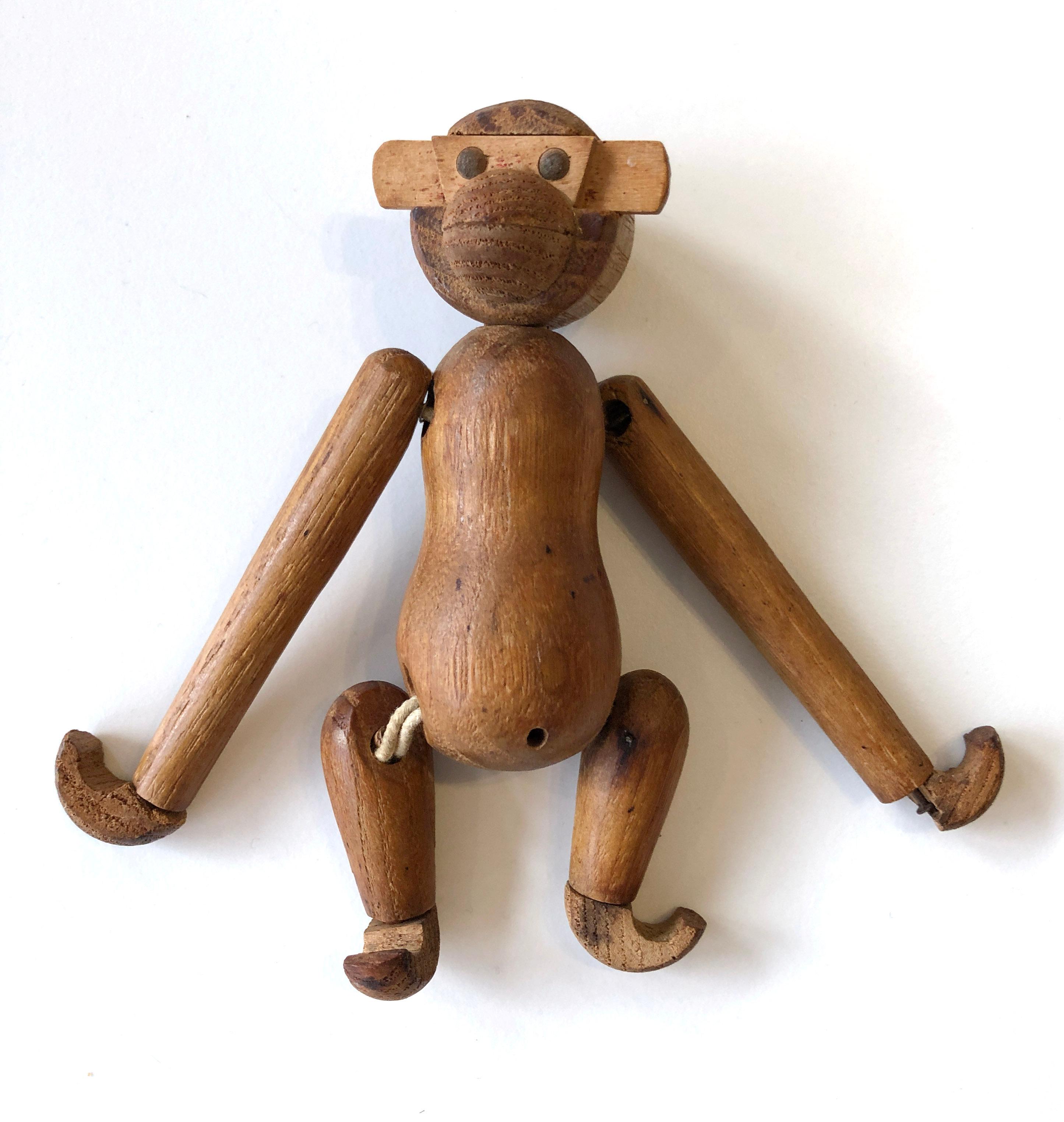 Scandinavian Modern Vintage 1950's small wooden monkey - Kay Bojesen style For Sale
