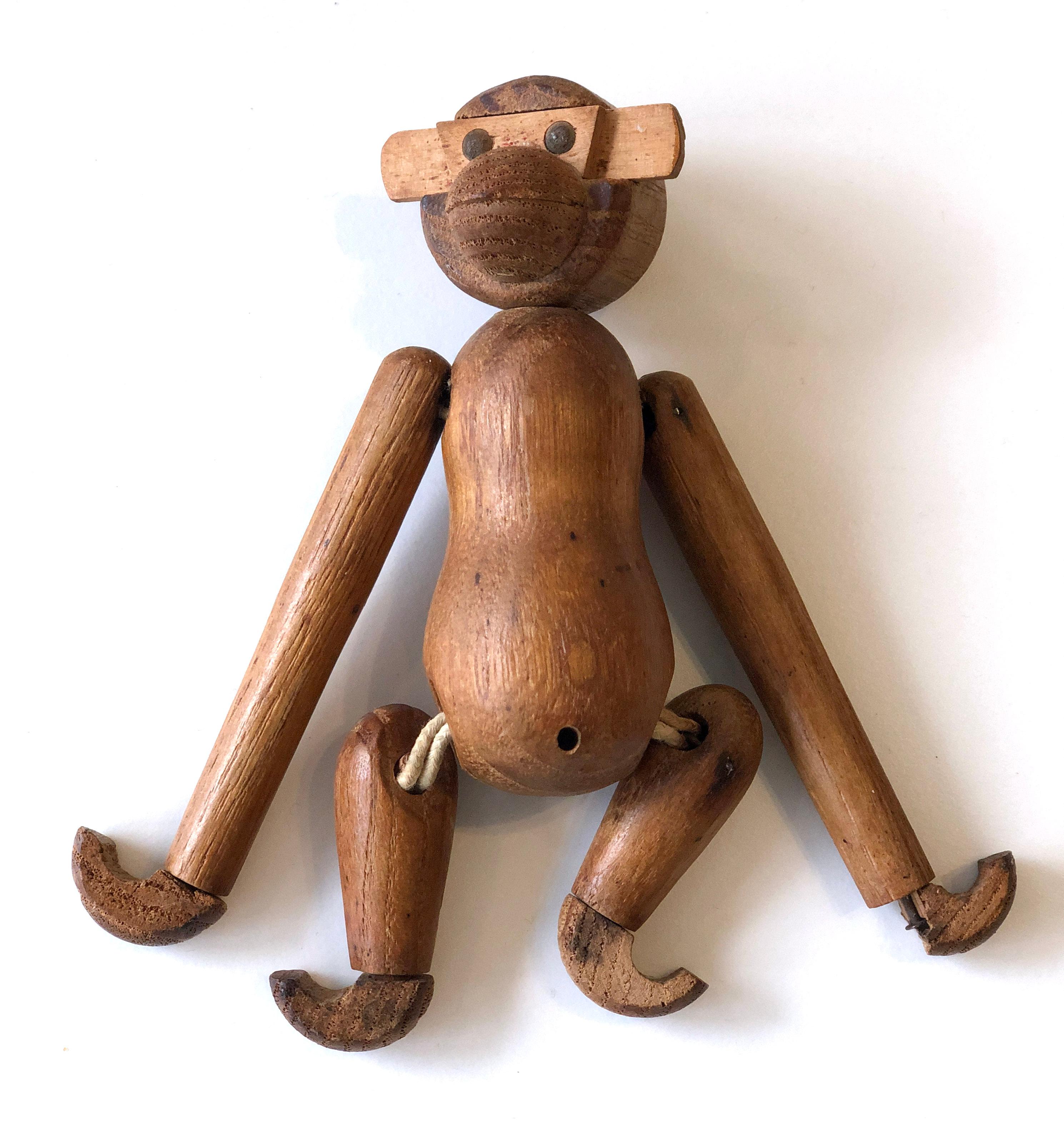 Scandinavian Modern Vintage 1950's small wooden monkey - Kay Bojesen style For Sale