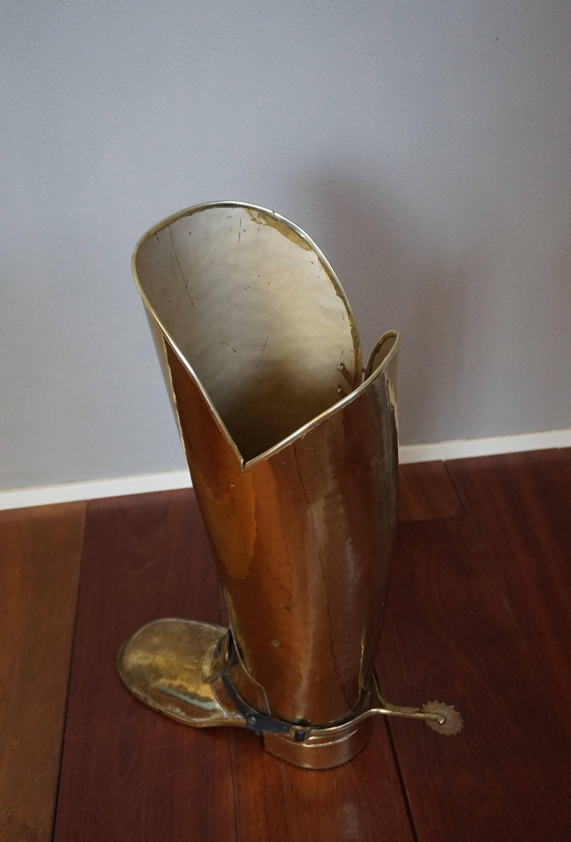 Vintage 1950s Spurred Brass Horse Back Riding or Knight Boot Umbrella Stand In Good Condition In Lisse, NL
