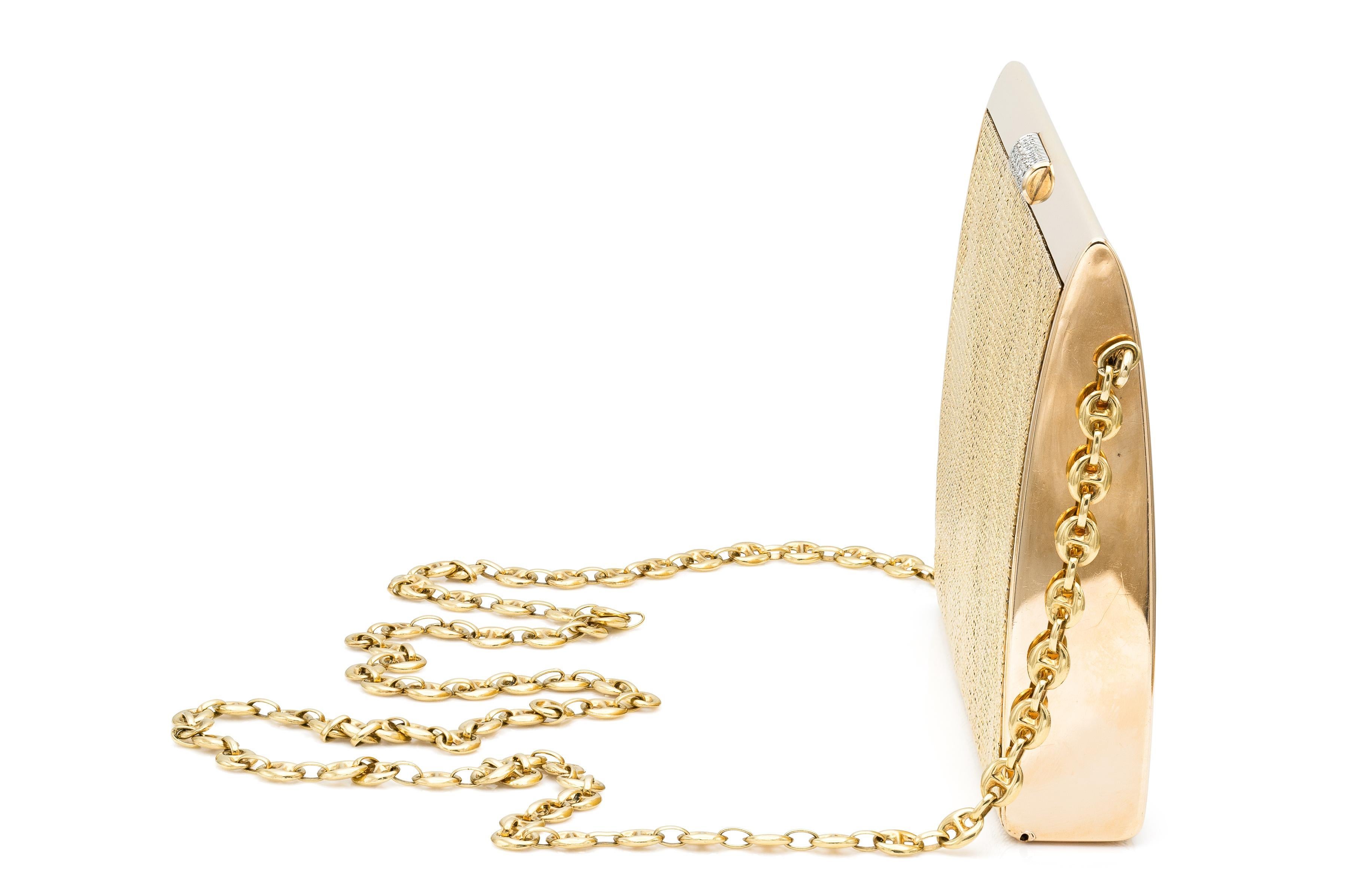 Taille ronde Vintage 1950s Sterle Gold Purse en vente