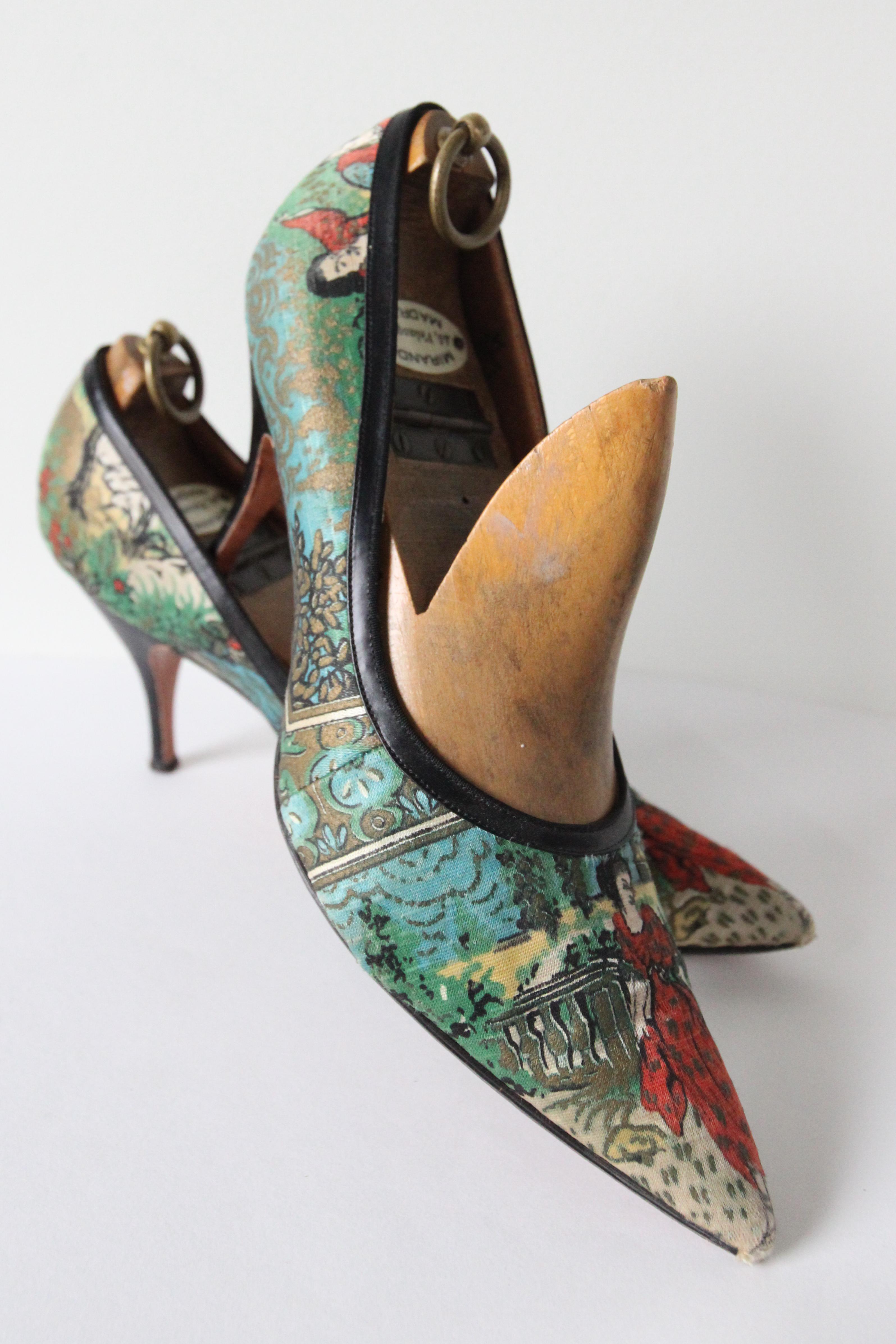 Vintage 1950's Stilettos Silk Printed Pointed Toe heels 1950 heels UK 5.5 US 7.5 For Sale 6