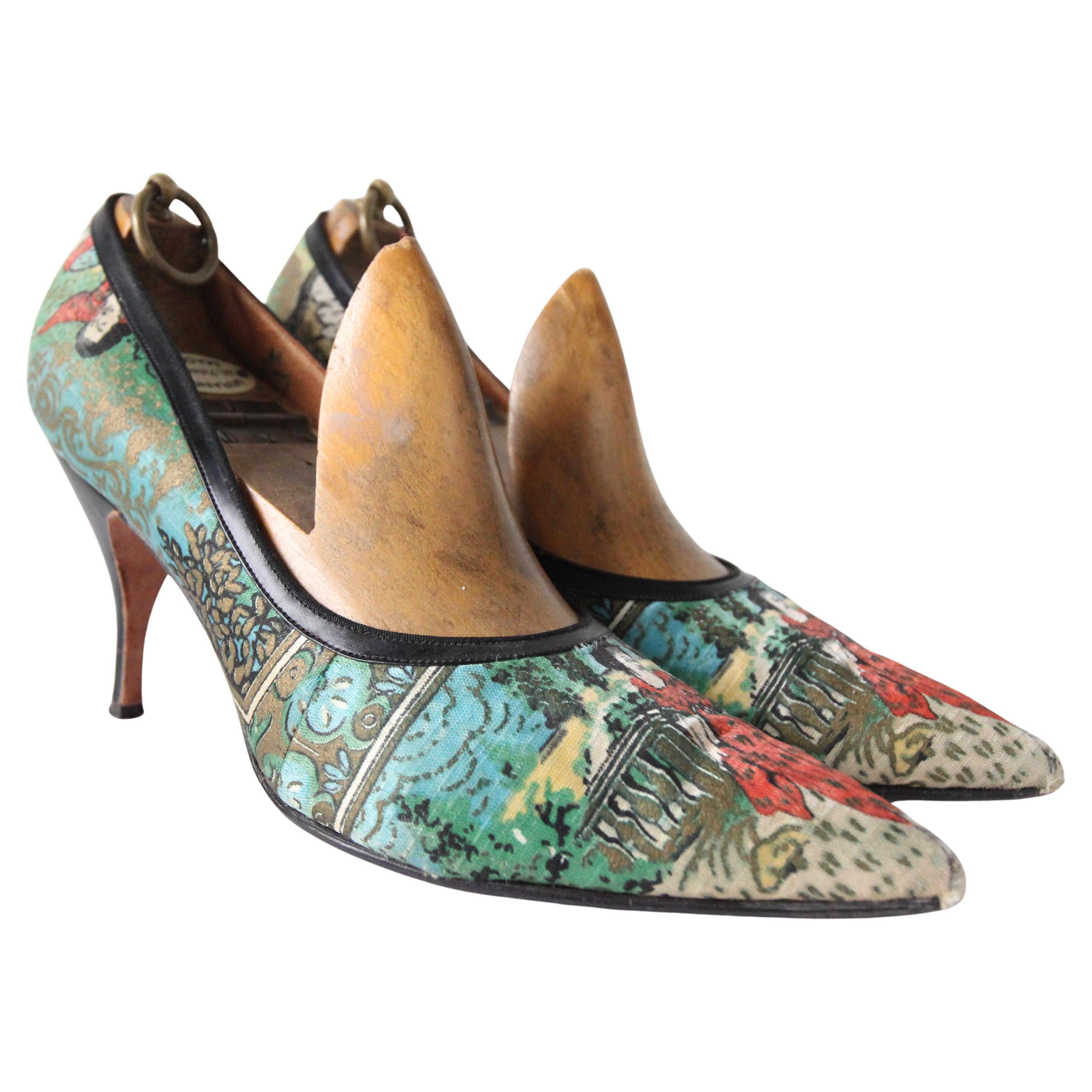 Vintage 1950's Stilettos Silk Printed Pointed Toe heels 1950 heels UK 5.5 US 7.5 For Sale