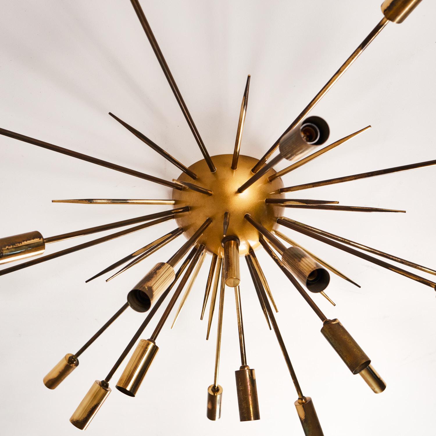 Vintage 1950's Sunburst Brass Italian Ceiling Lamp In Good Condition For Sale In Milano, Lombardia