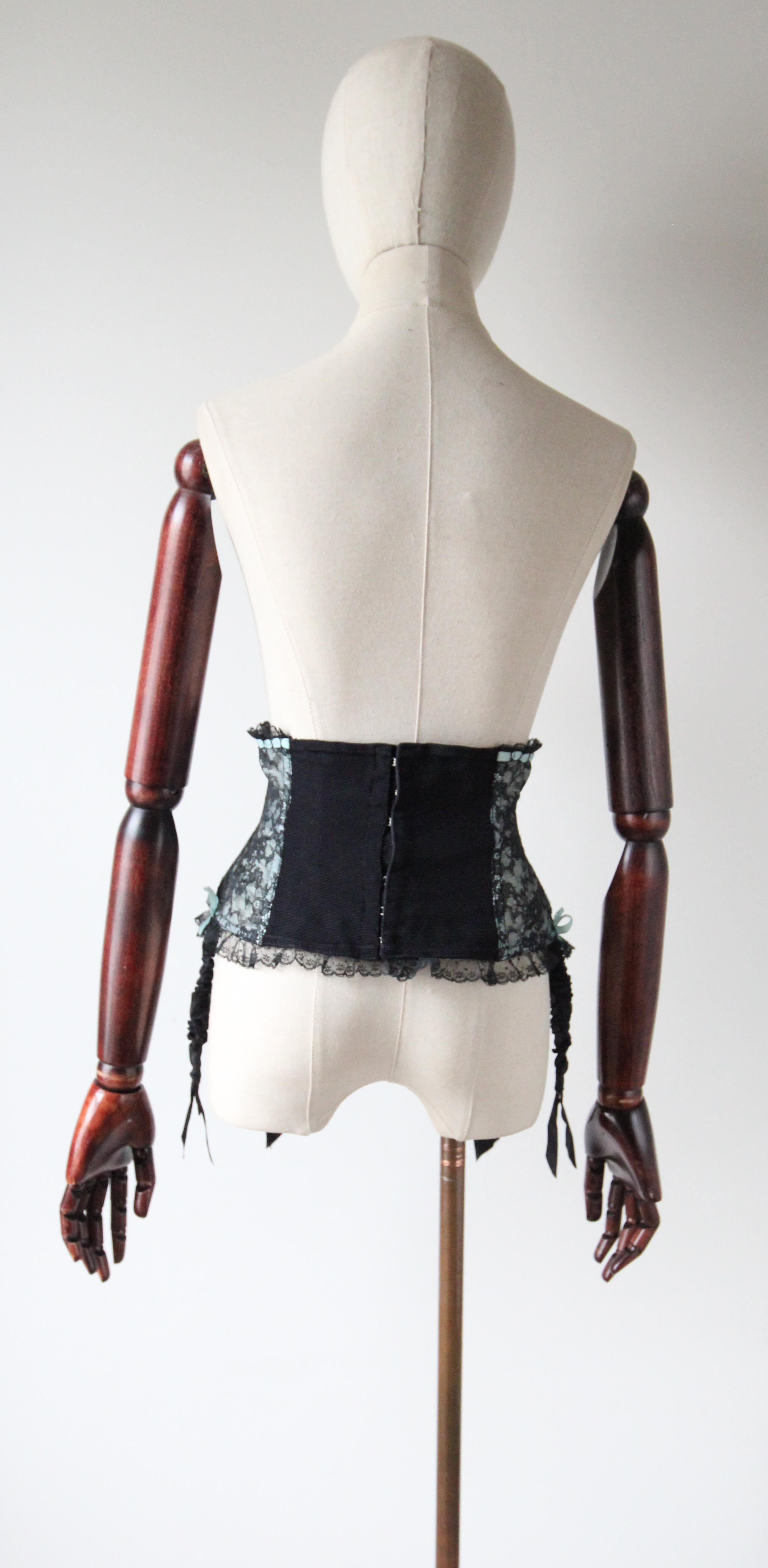 Vintage 1950's Porte-jarretelles Waspie Garter Belt Lingerie Black Lace UK 8 US 4 en vente 2
