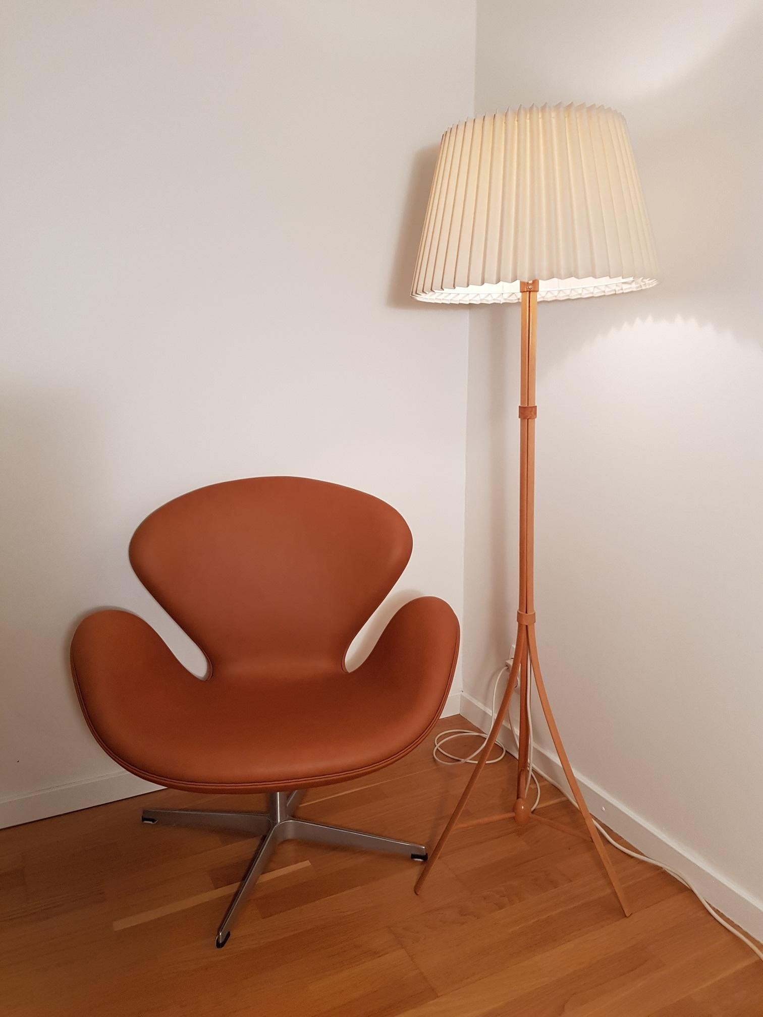 1 Swedish vintage floor lamp from the 1950s. Beech, leather and fabric shade. Designed by Alf Svensson for Bergboms, Sweden. The shade is new and also made in Sweden. Scandinavian Mid-Century Modern - wood, leather and fabric in harmony.