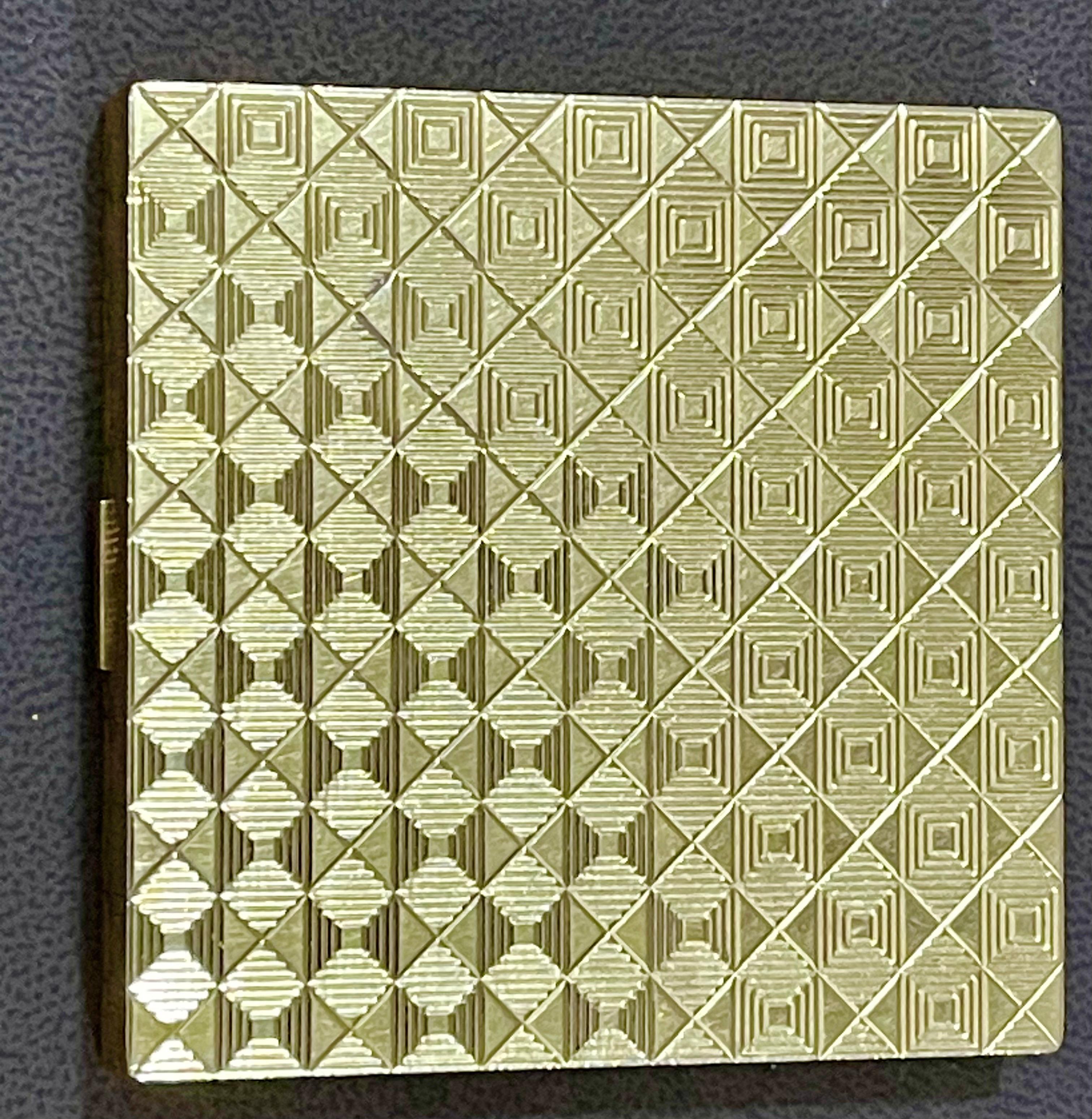 Jahrgang 1950 Tiffany & Co. Gold Puderdose 14 Karat Gelbgold 100 Gramm im Zustand „Hervorragend“ in New York, NY