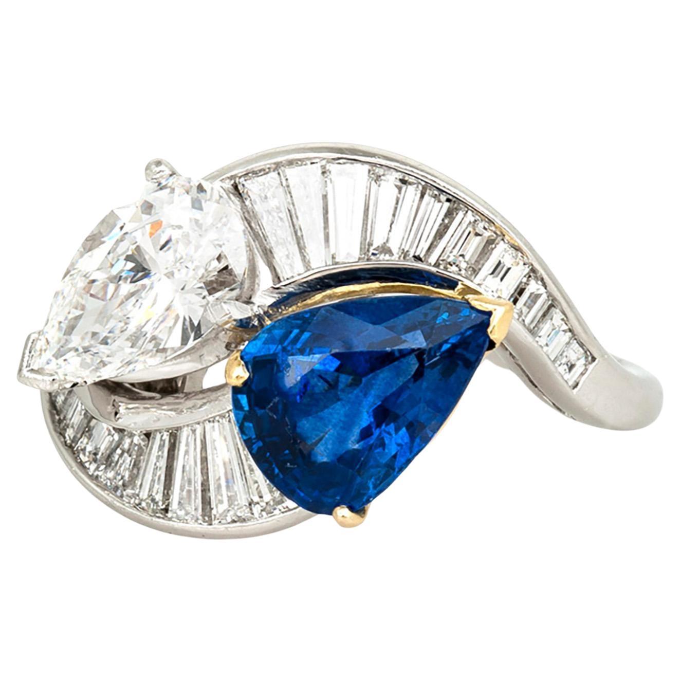 Vintage 1950s Toi Et Moi 2.50 Carat Sapphire and 1.18 Carat Diamond Ring For Sale