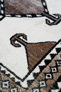 Vintage 1950s Undyed Neutral Earth-Toned Wool Qashqai Serpent Gabbeh Persian Rug