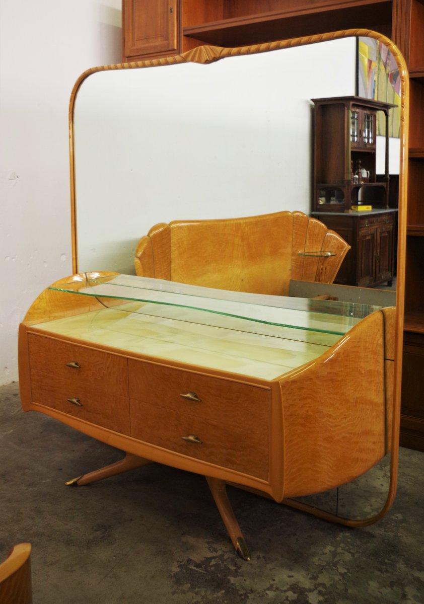 Wood Vintage 1950s Walnut Bedroom Set in the style of Borsani For Sale