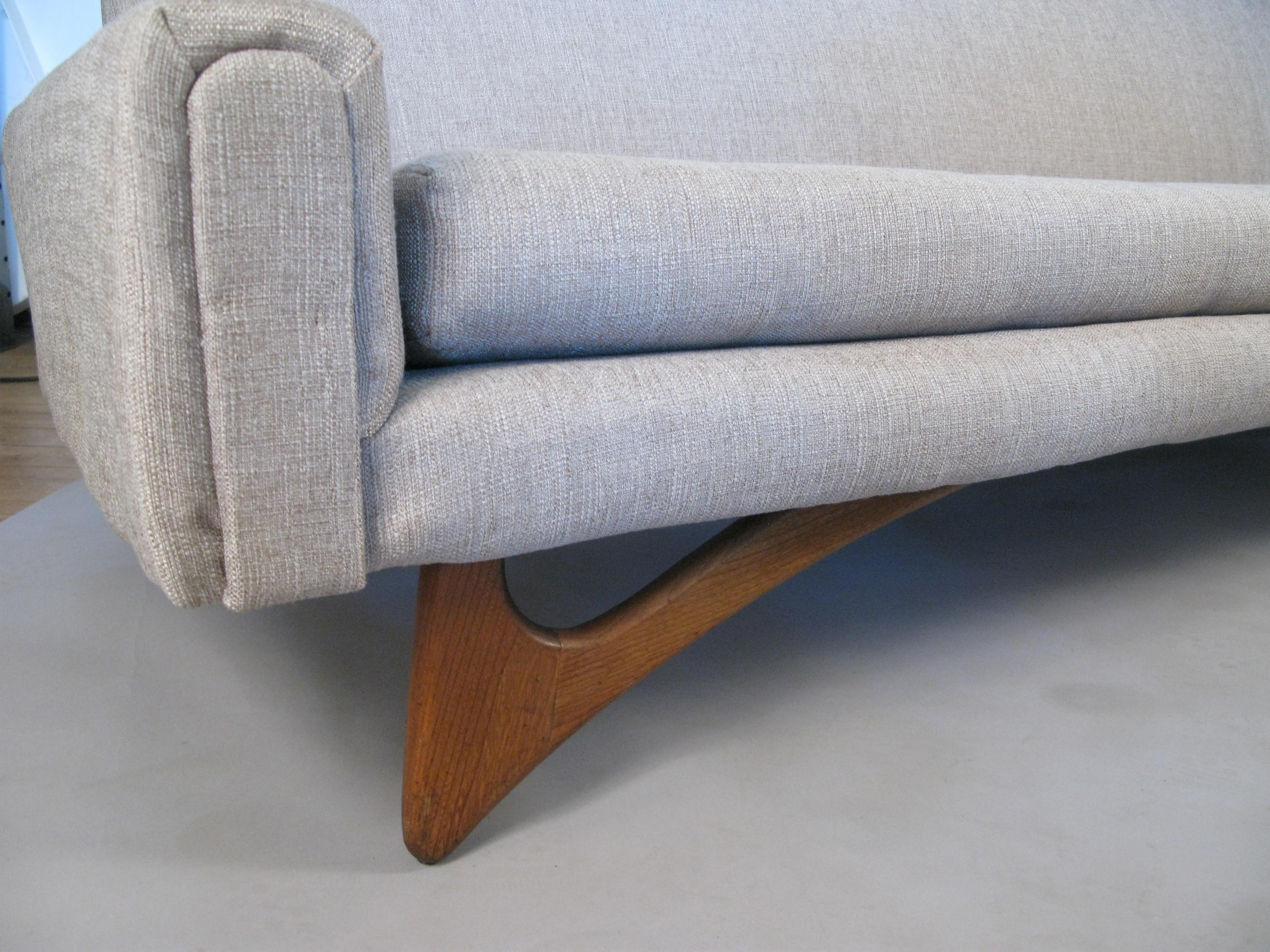 Vintage 1950s Walnut Sofa by Adrian Pearsall In Good Condition In Hudson, NY