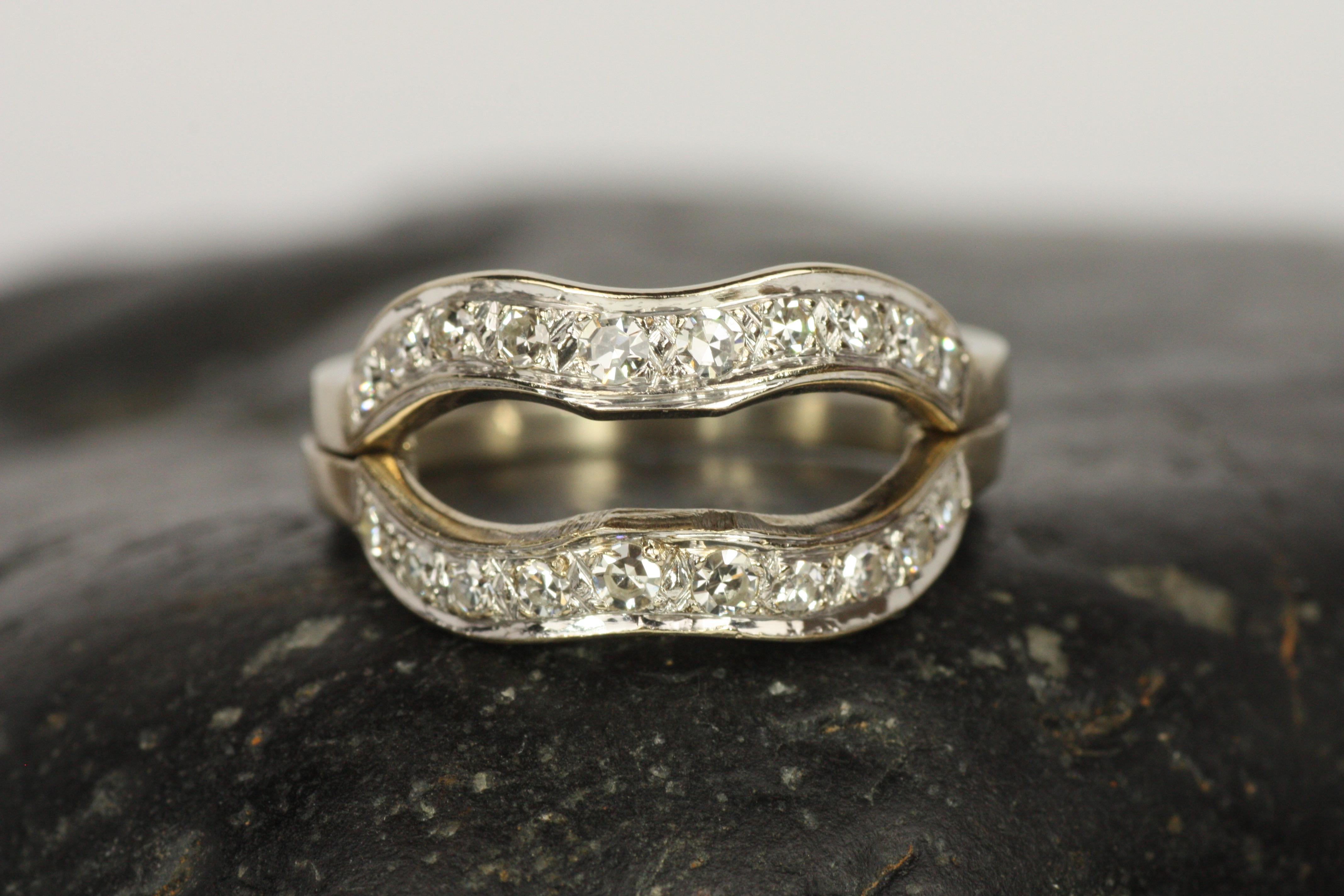 Anillo de oro blanco 4K con diamantes ondulados de los años 50 Vintage en Bueno estado para la venta en Santa Monica, CA