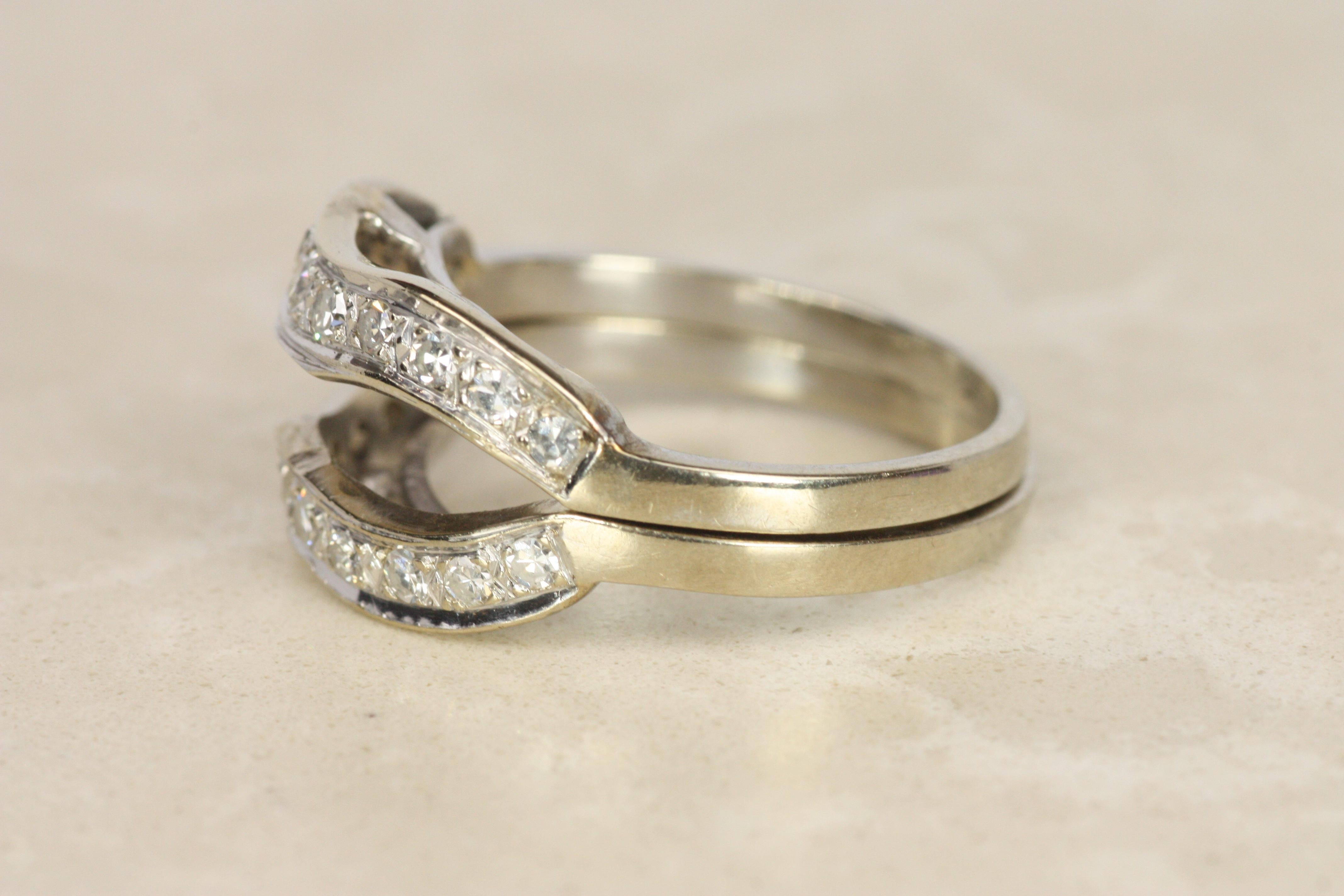 Anillo de oro blanco 4K con diamantes ondulados de los años 50 Vintage en venta 2
