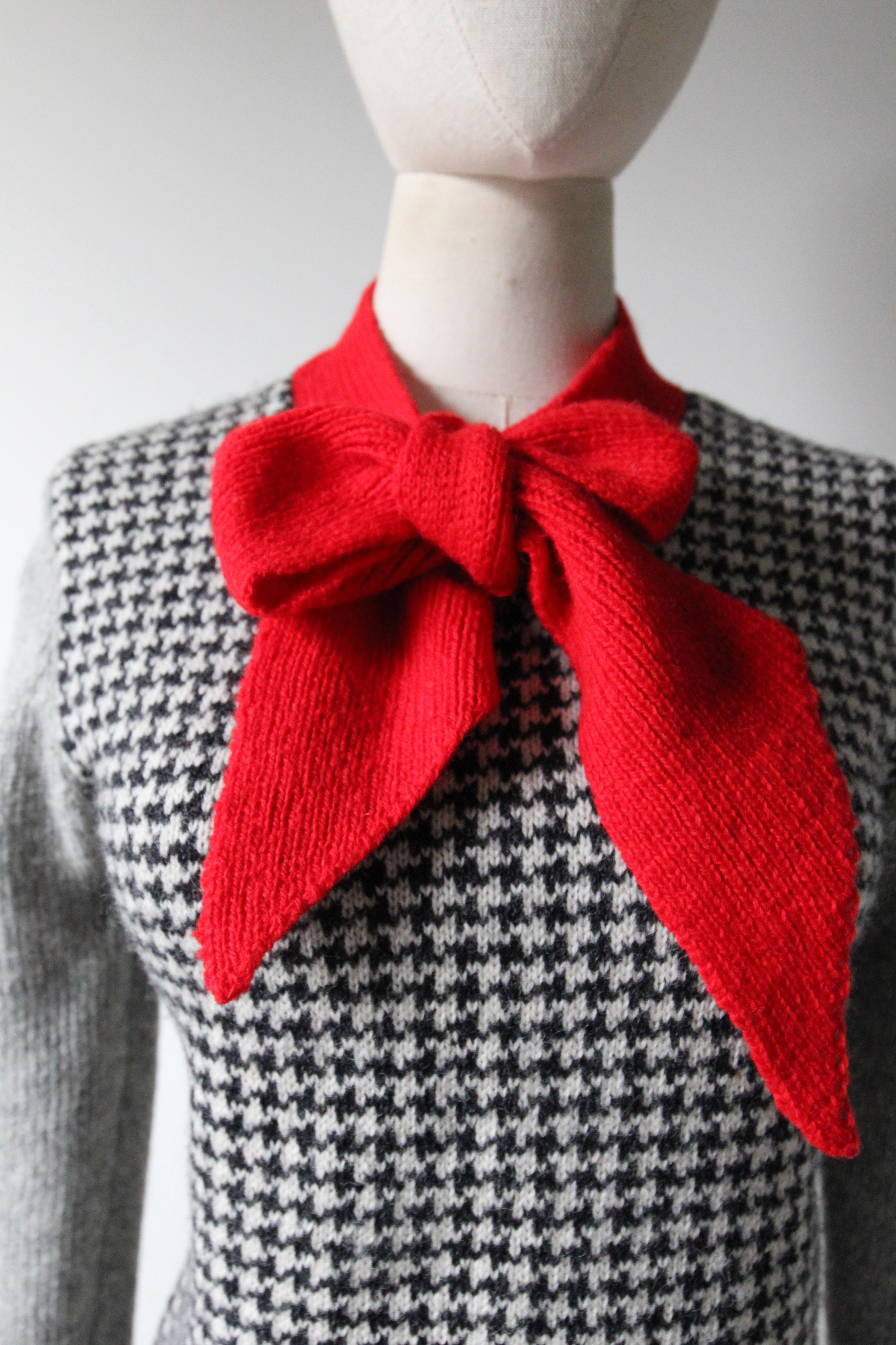 Gray Vintage 1950's Wool Jumper Pussy Bow Dogtooth Wool Hand Knitted Sweater UK 10