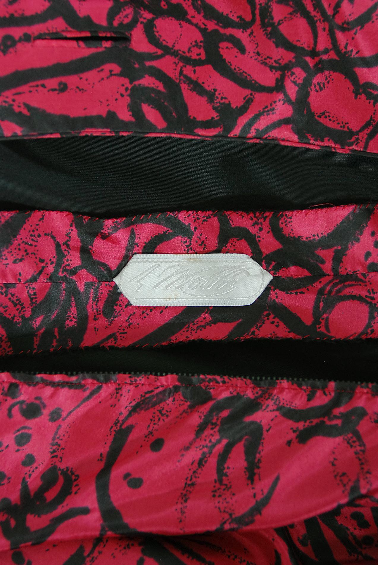 Vintage 1950's Worth Couture Shocking Pink Floral Print Silk Shawl-Collar Dress en vente 7