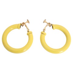 Orecchini a cerchio con smalto giallo vintage anni '50 Orecchini a cerchio con smalto giallo anni '50